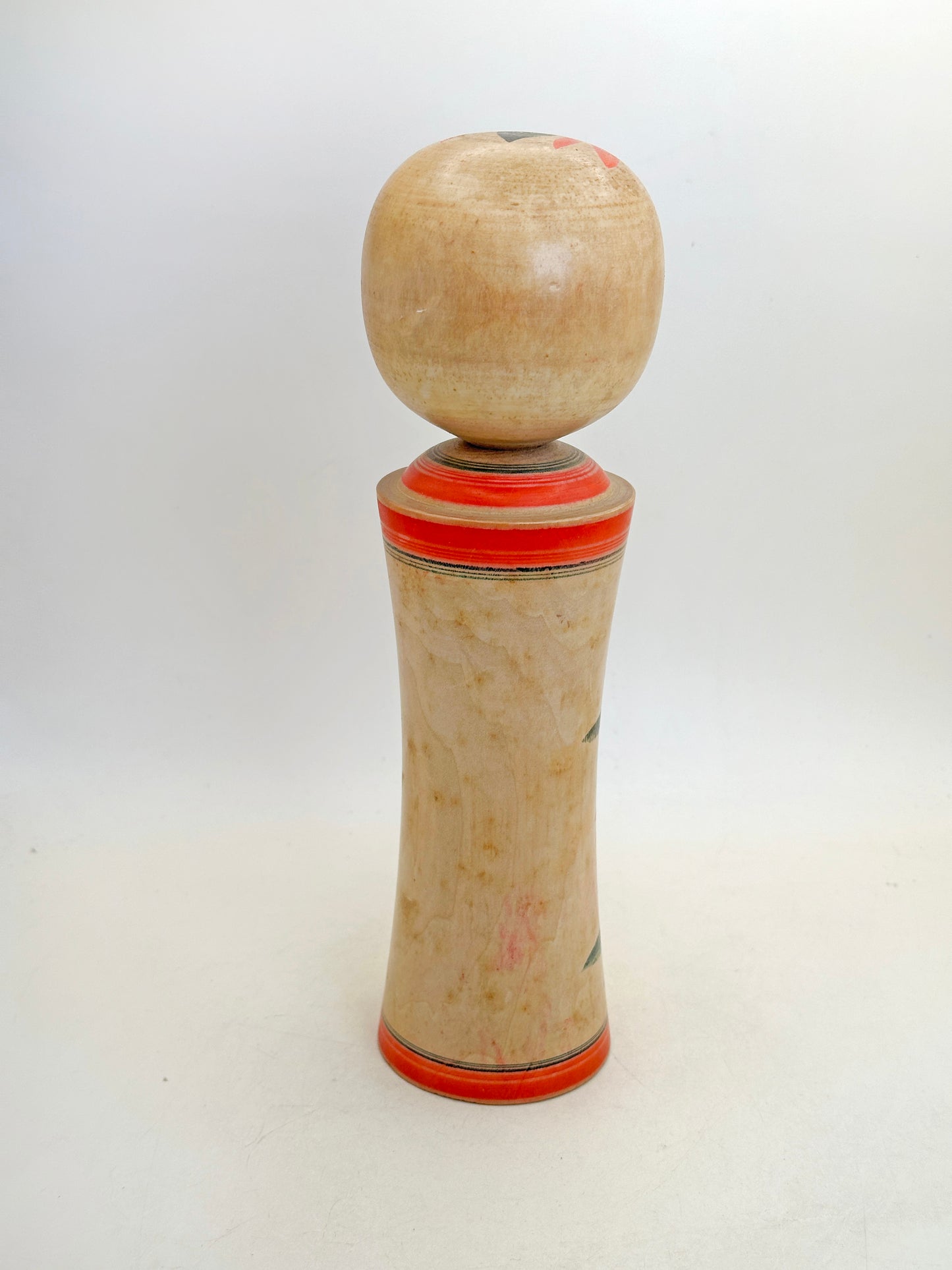 K25174 - Naruko Kokeshi by Toshio Sato 佐藤俊雄