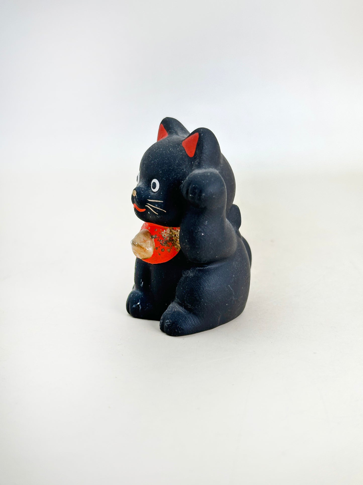 FT326 - Black Lucky Cat Maneki-neko by Shōhō 昭峰
