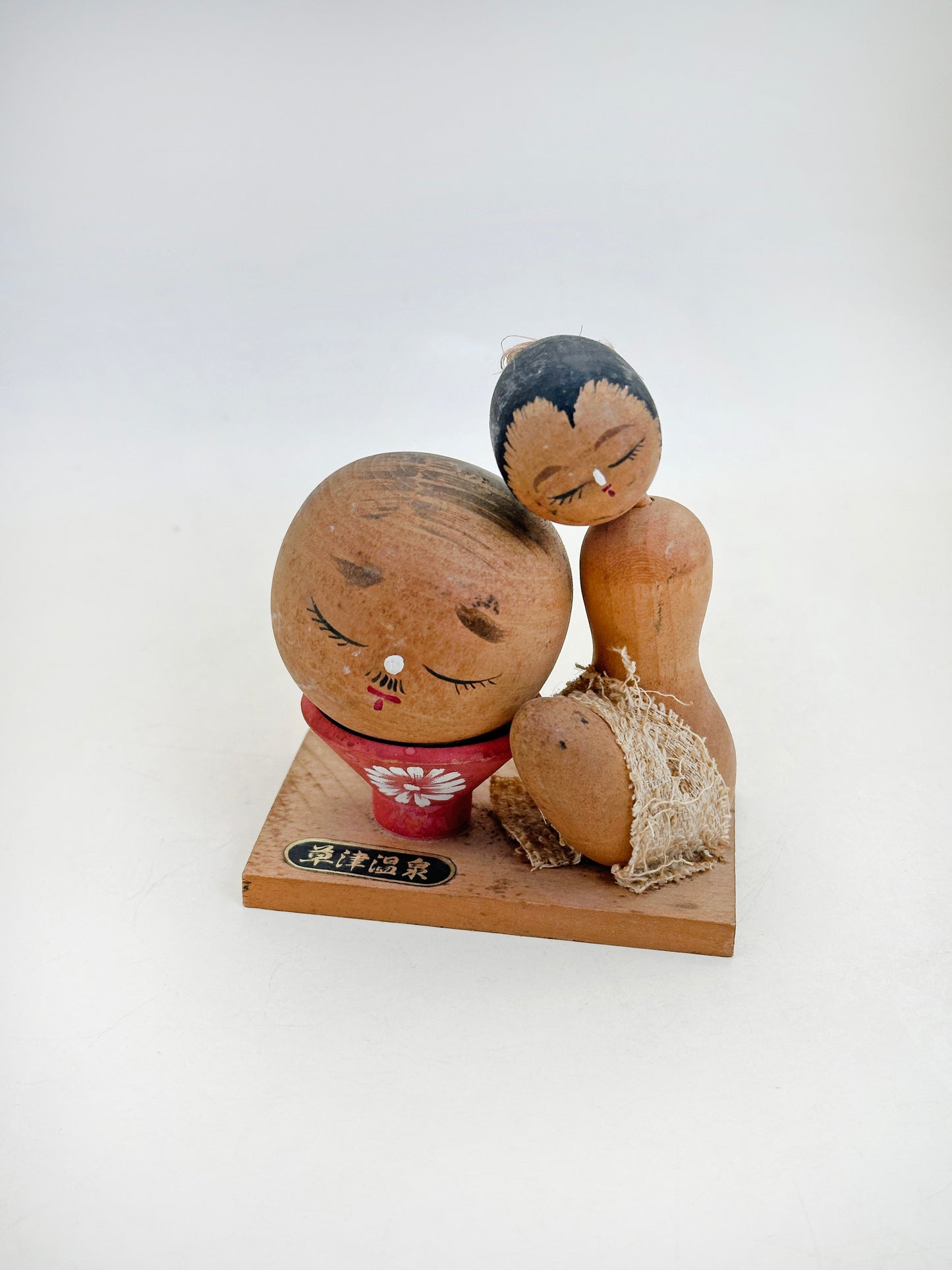 K10225 - Kokeshi Souvenir de Kusatsu Onsen 草津温泉