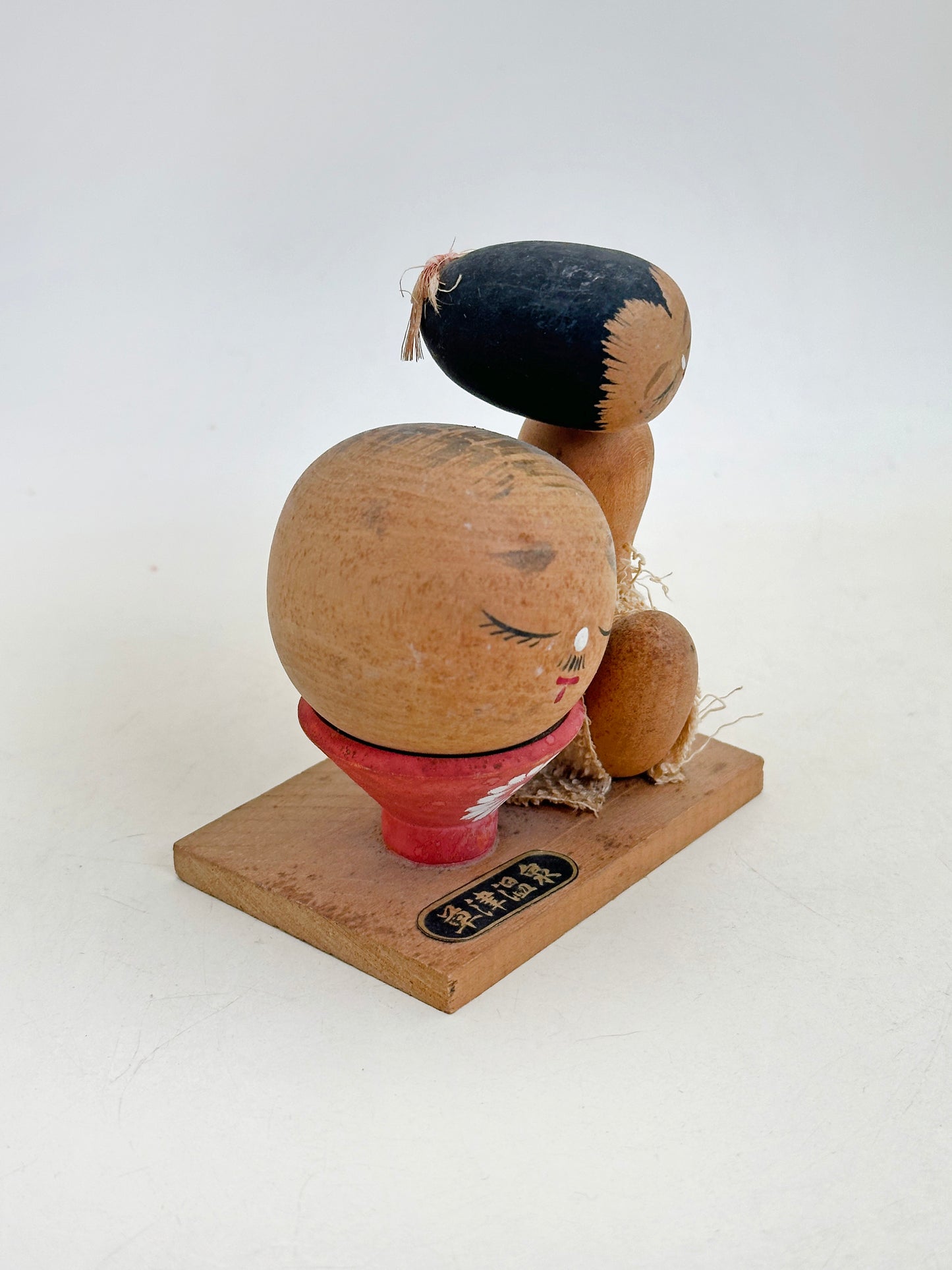 K10225 - Kokeshi Souvenir de Kusatsu Onsen 草津温泉