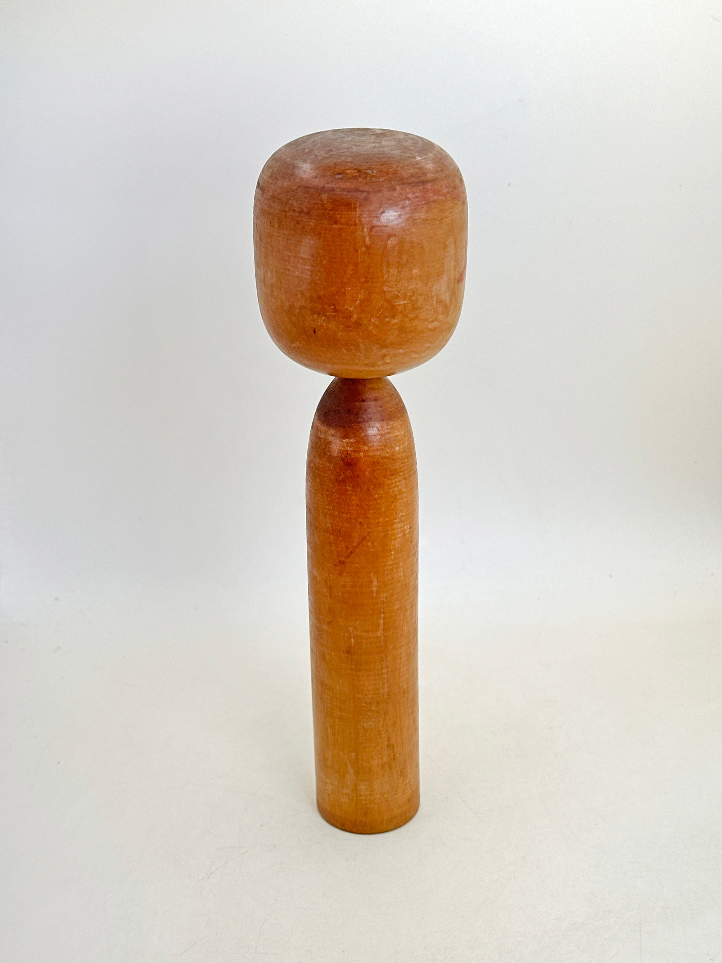 K25179 - Kokeshi Togatta par Yoshiaki Sato 佐藤好秋