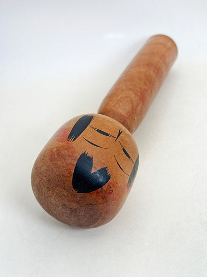 K25179 - Kokeshi Togatta par Yoshiaki Sato 佐藤好秋