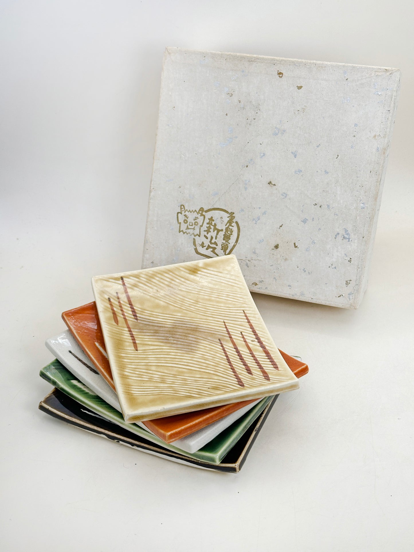 TB292 - Mino-yaki square plates 美濃焼