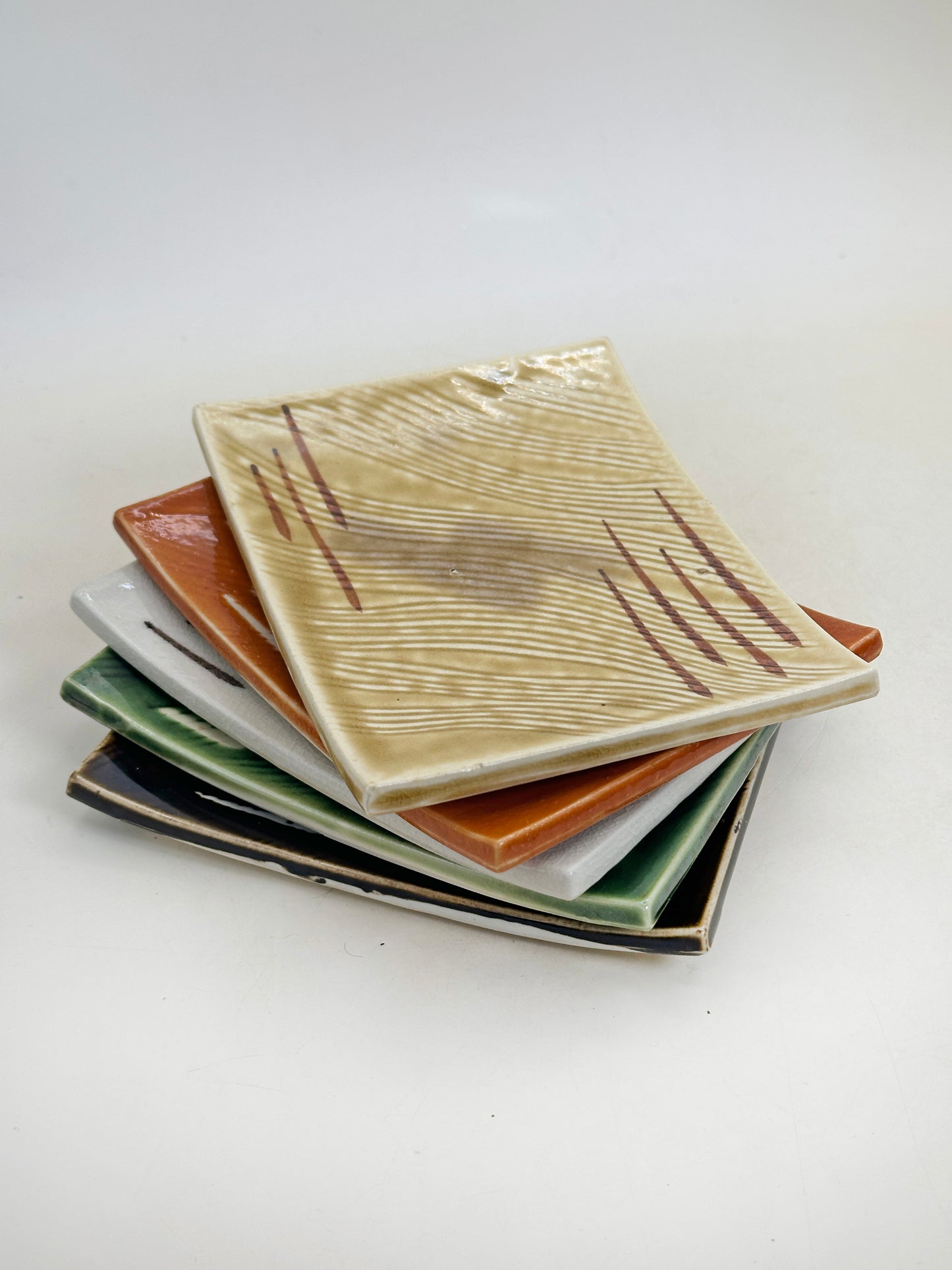 TB292 - Mino-yaki square plates 美濃焼