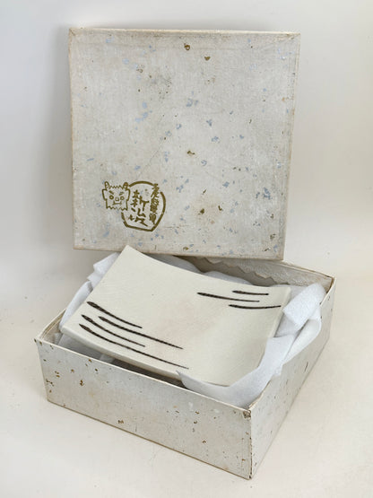 TB292 - Mino-yaki square plates 美濃焼