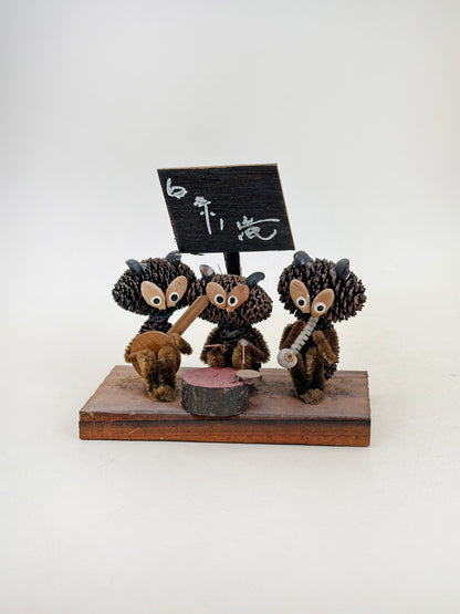 K10228 - Omiyage Kokeshi des chutes de Shiraito 白糸の滝