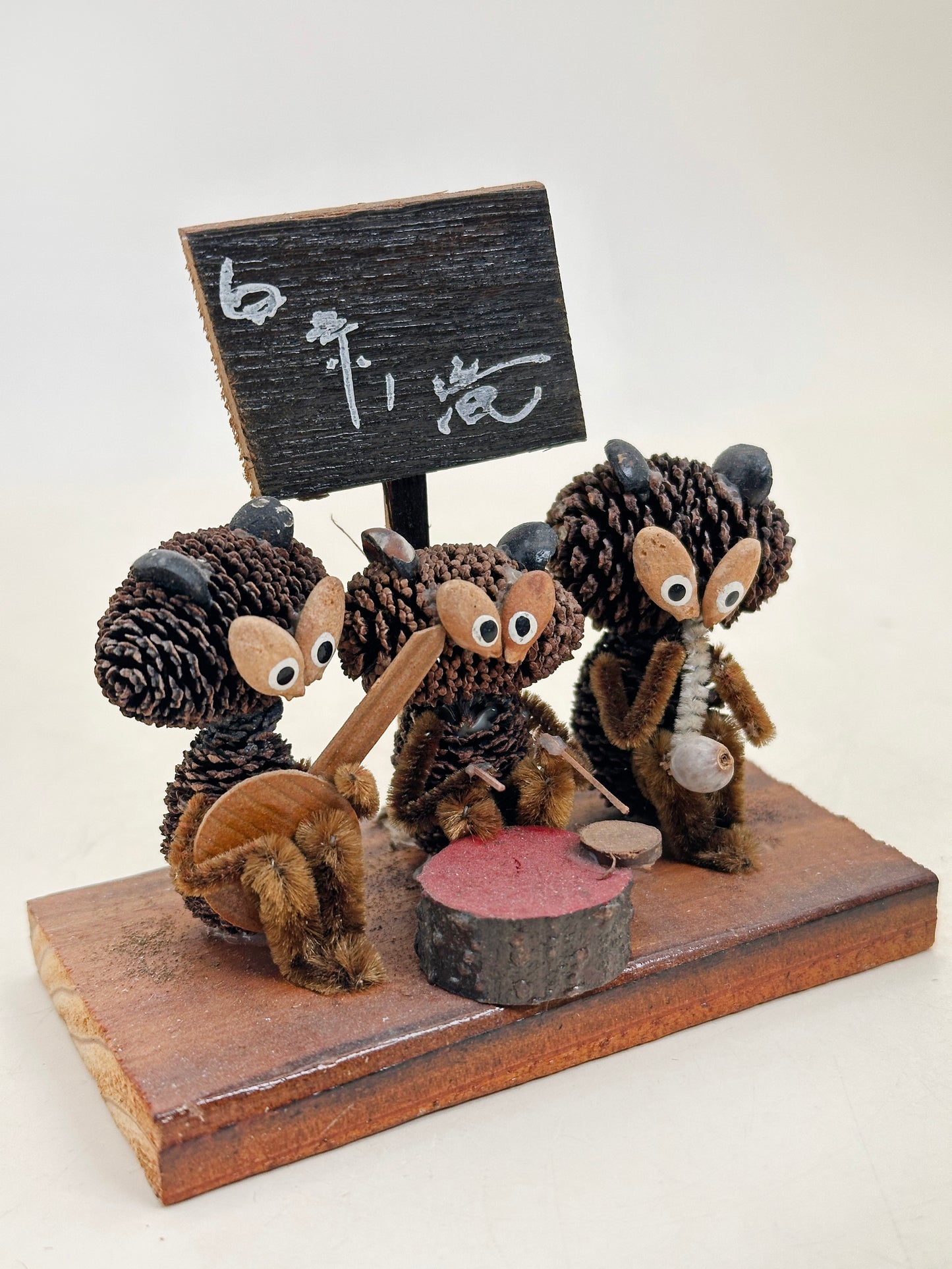 K10228 - Omiyage Kokeshi des chutes de Shiraito 白糸の滝