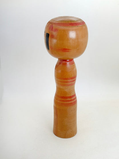 K25180 - Kokeshi Yajirō par Hisashiro Niiyama 新山久城