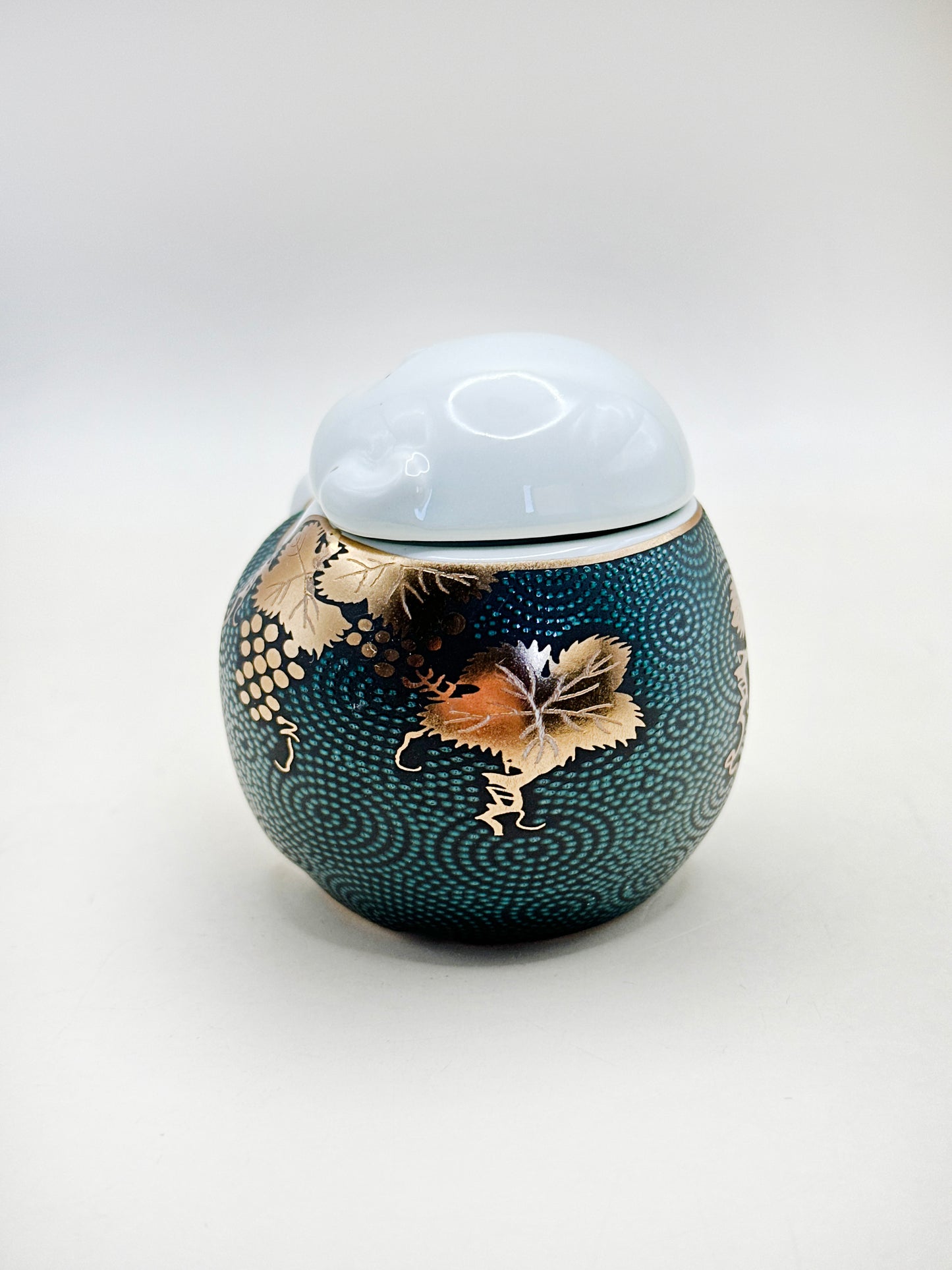 TB185 - Jizo Kogo Box of Kutani-yaki 九谷焼