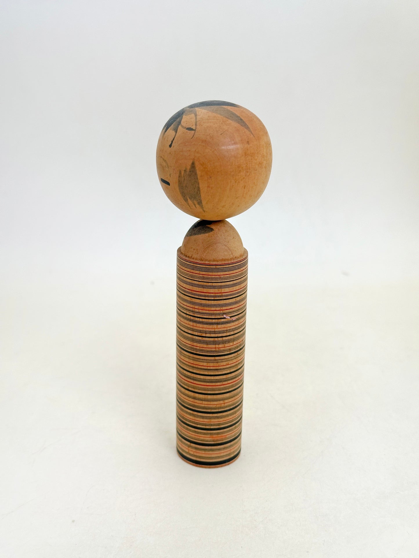 K15160 - Sosaku Kokeshi par Katase Kahei 片瀬快平