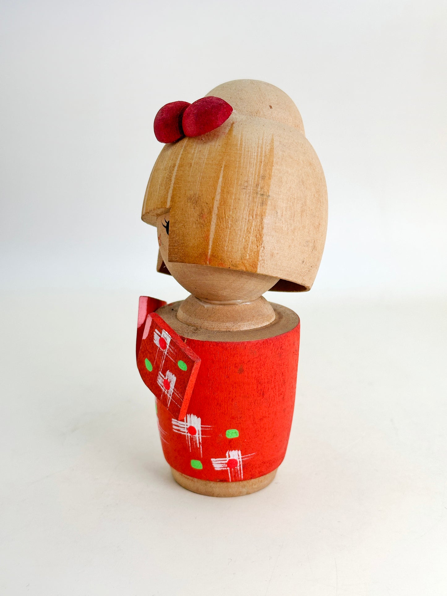 K15119 - Sosaku Kokeshi of Red Kosode 小袖