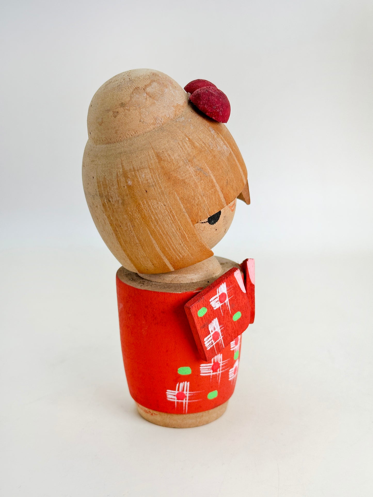K15119 - Sosaku Kokeshi of Red Kosode 小袖