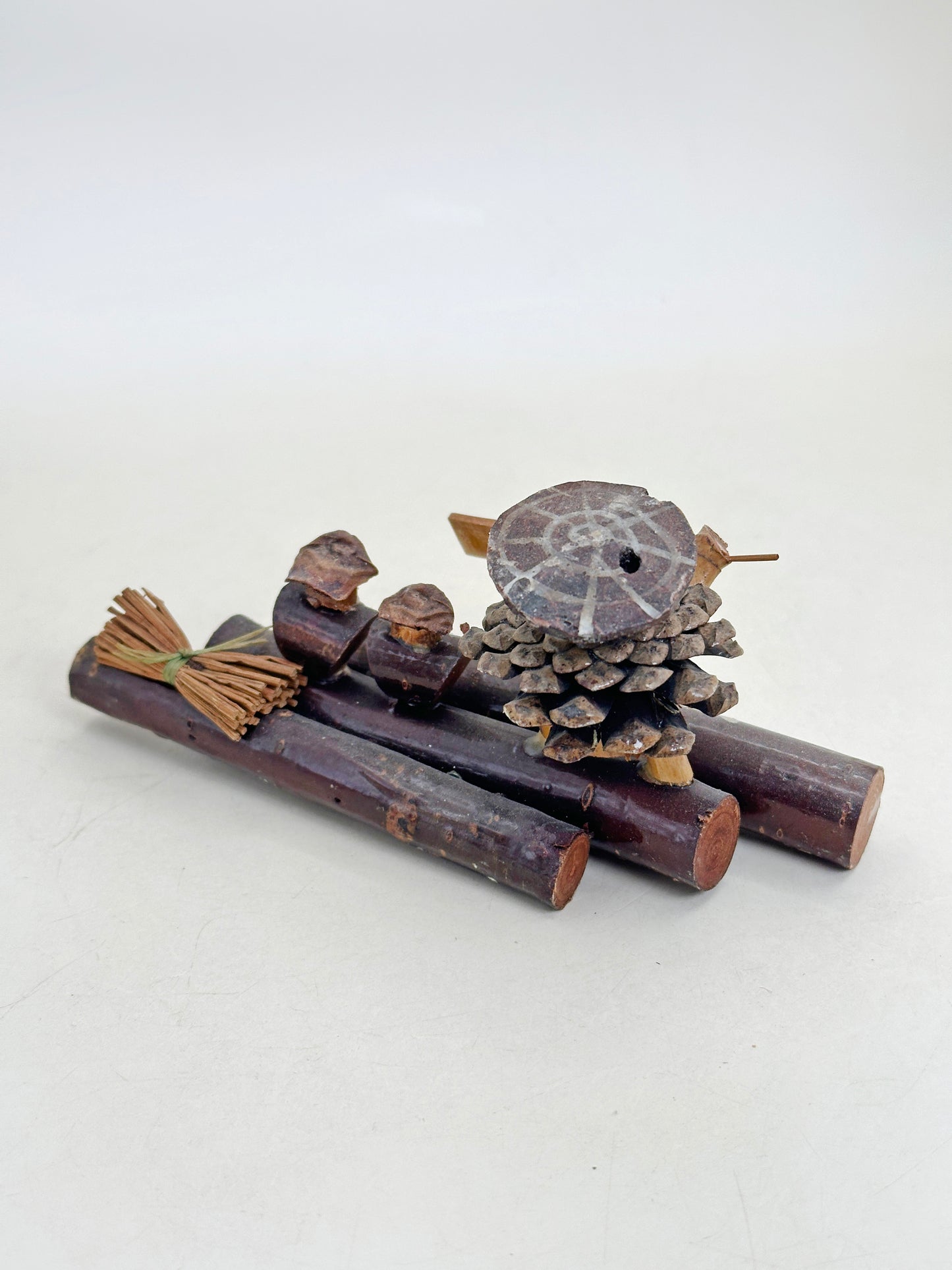 K15159 - Kokeshi Omiyage de la rivière Hozugawa 保津川