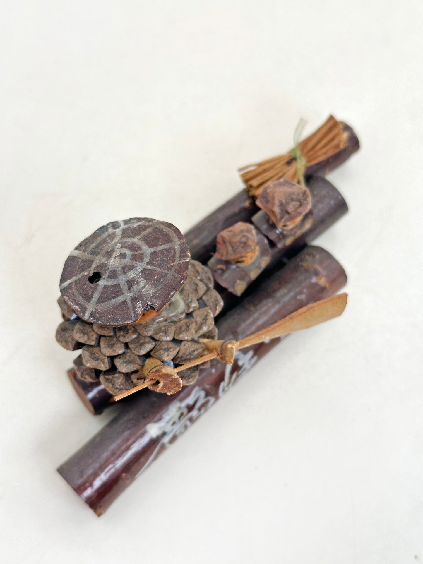 K15159 - Kokeshi Omiyage de la rivière Hozugawa 保津川