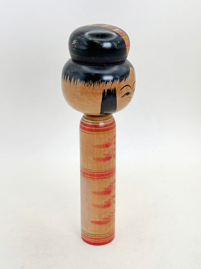 K18157 - Kokeshi traditionnelle Hijiori par Kobayashi Sadao 小林定雄
