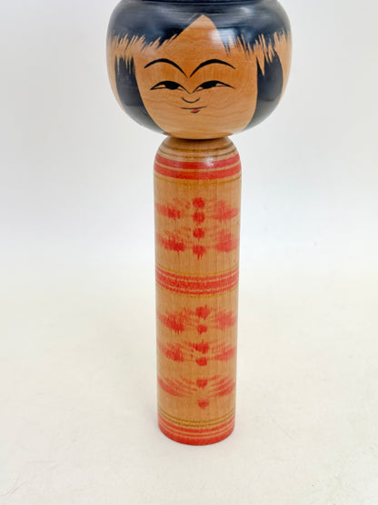 K18157 - Kokeshi traditionnelle Hijiori par Kobayashi Sadao 小林定雄