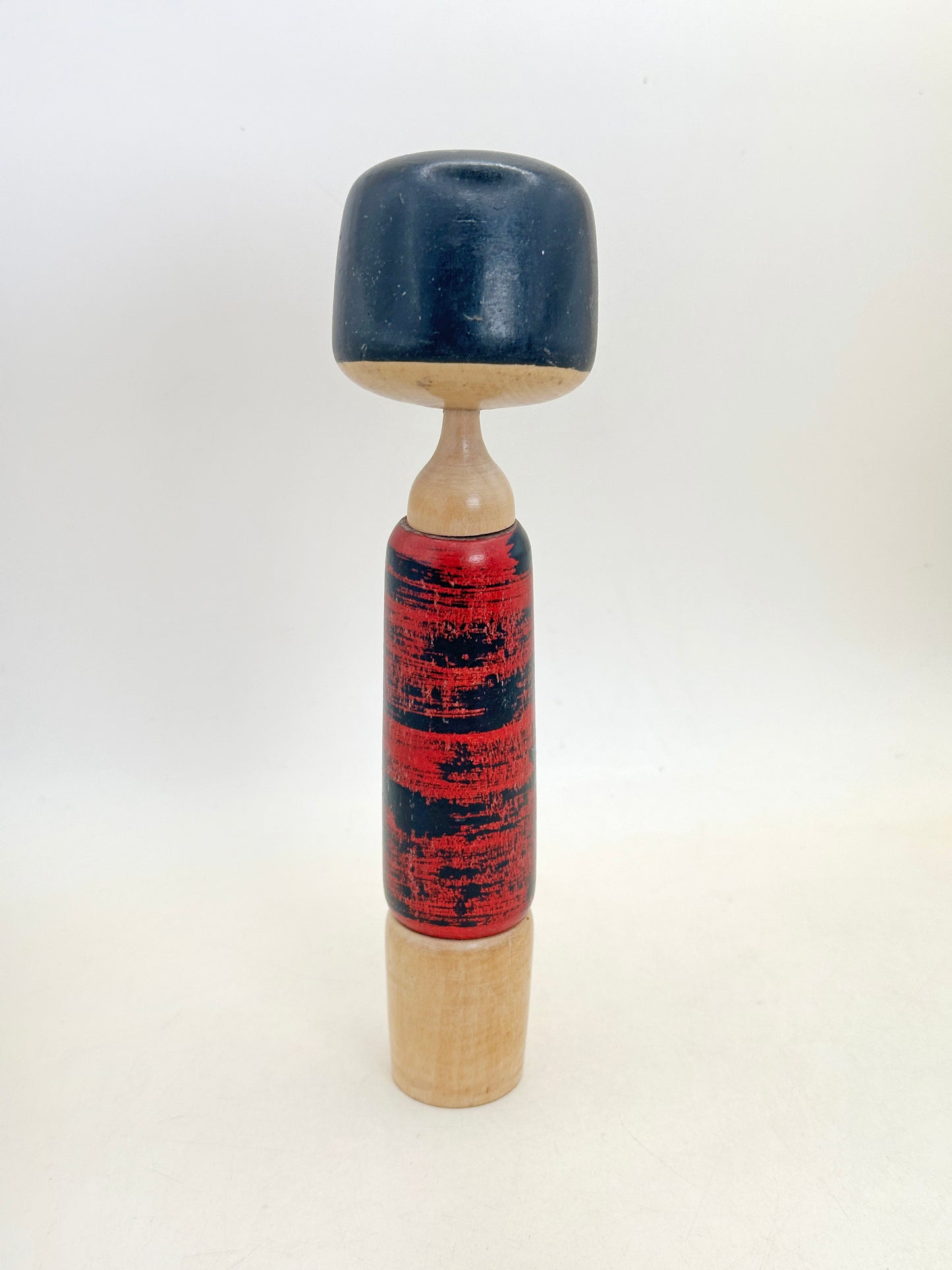 K20156 - Kokeshi Sosaku par Aida Seiho (相田晴峰)