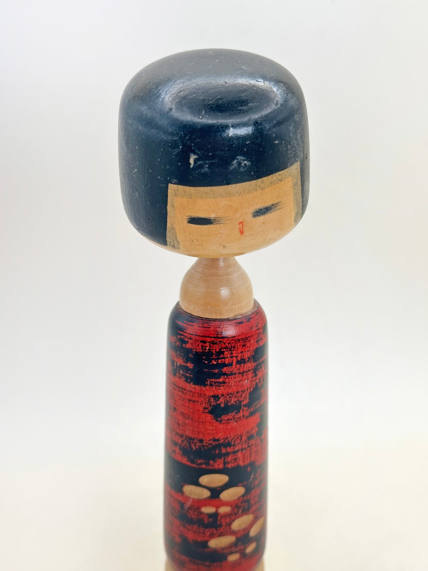 K20156 - Kokeshi Sosaku par Aida Seiho (相田晴峰)
