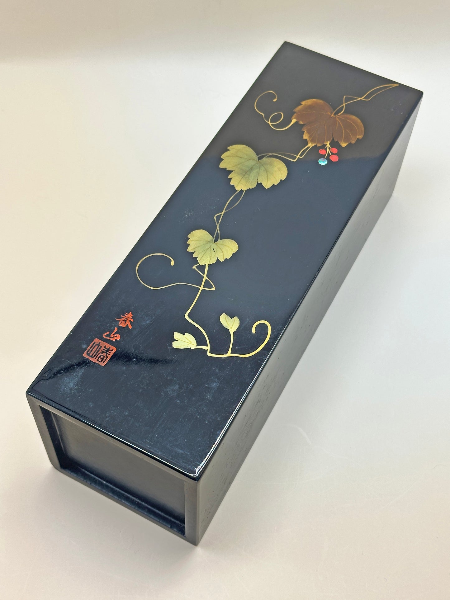 TB56 - Wajima-nuri Flower Vase with Copper Liner 輪島塗