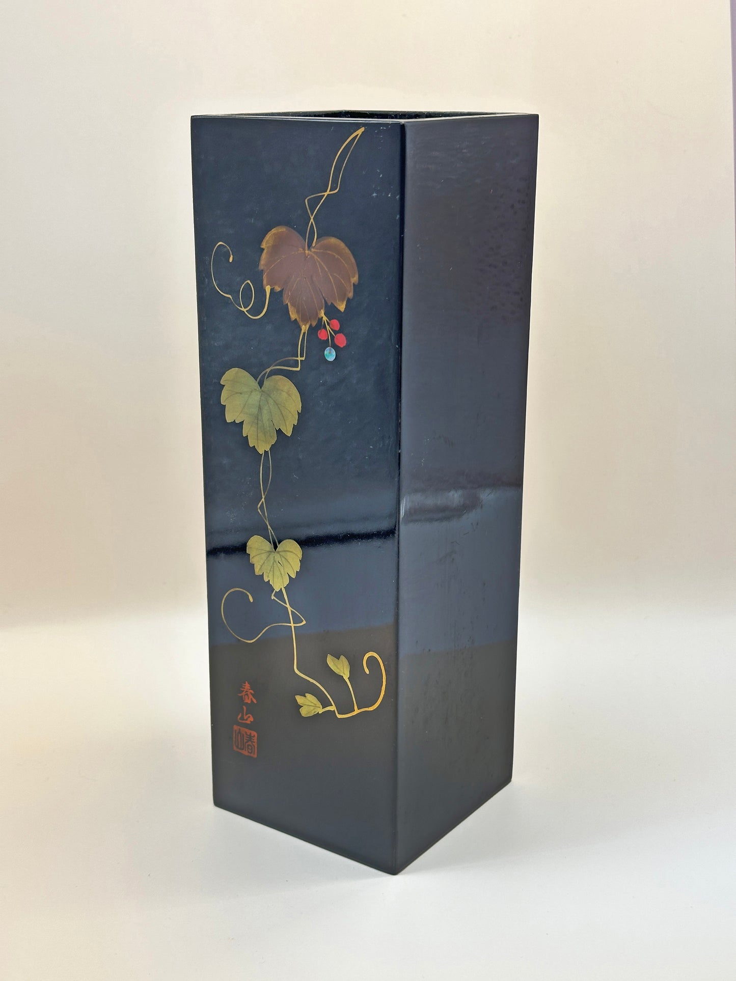 TB56 - Wajima-nuri Flower Vase with Copper Liner 輪島塗