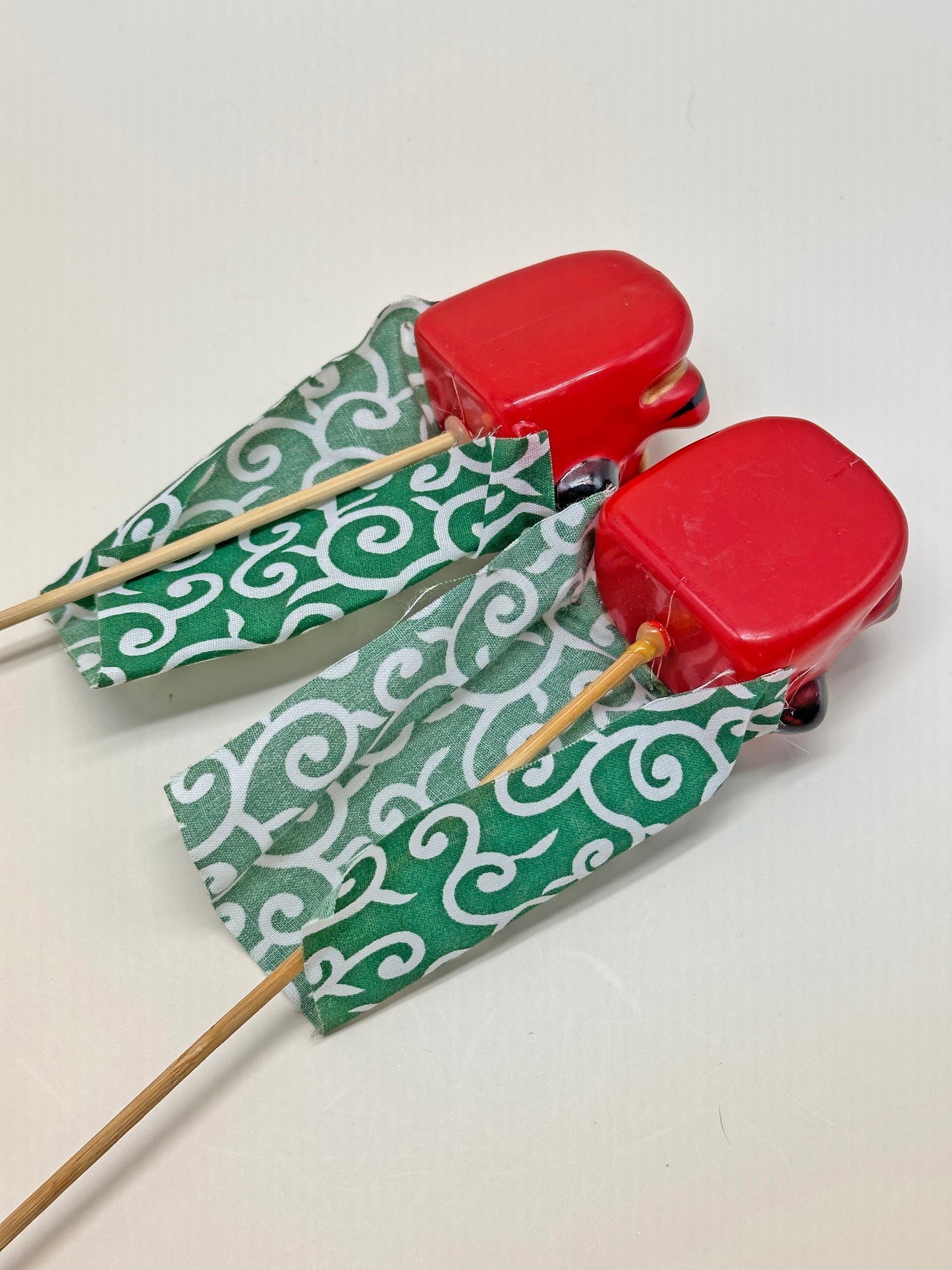 FT224 - Shishi Lion Head Decoration on a Stick 獅子頭