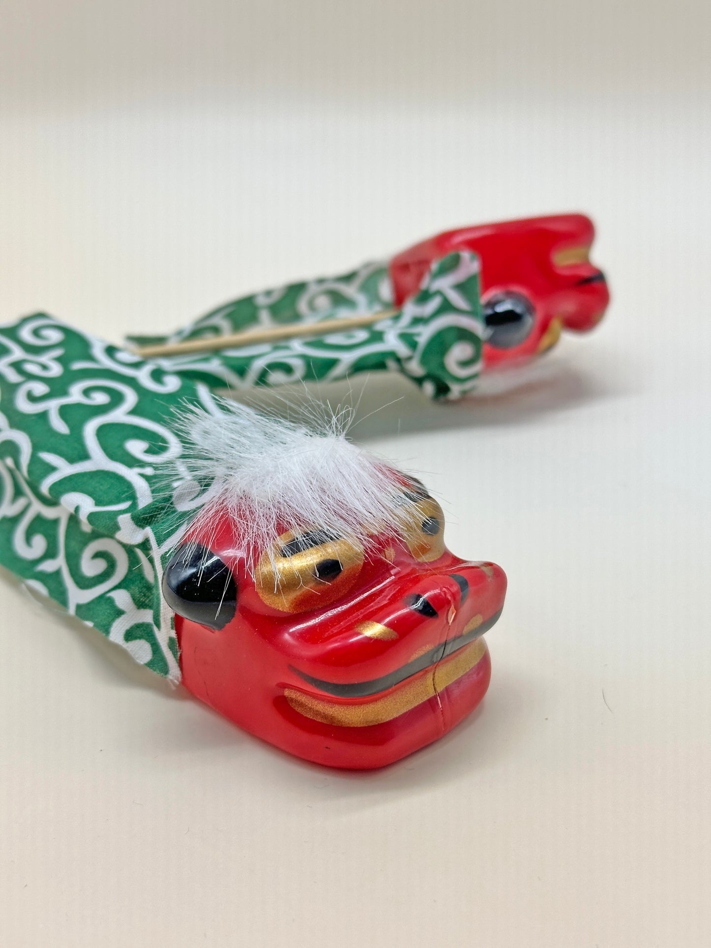 FT224 - Shishi Lion Head Decoration on a Stick 獅子頭