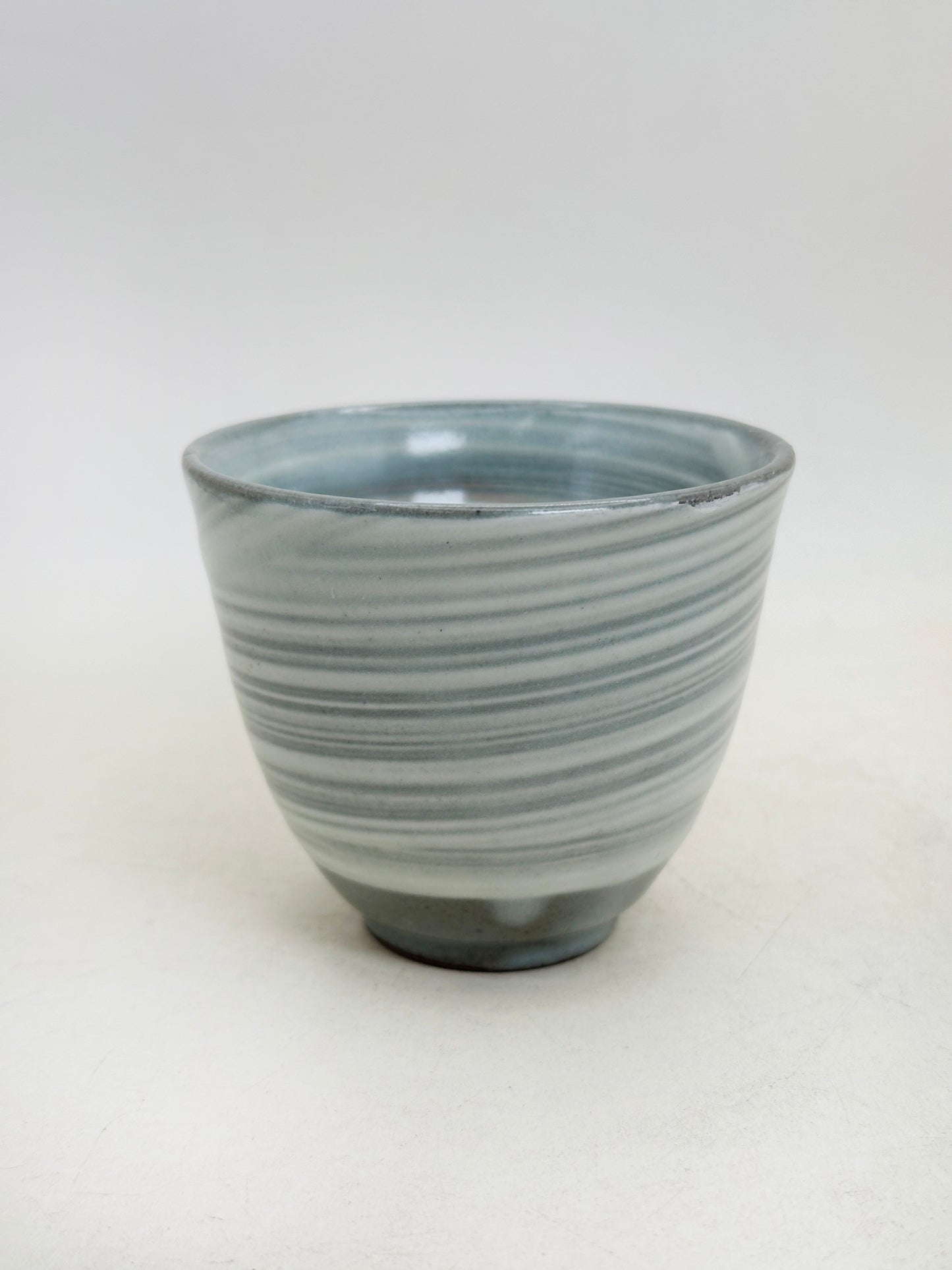 TB304 - Hakeme Tea cup by Tachikichi たち吉