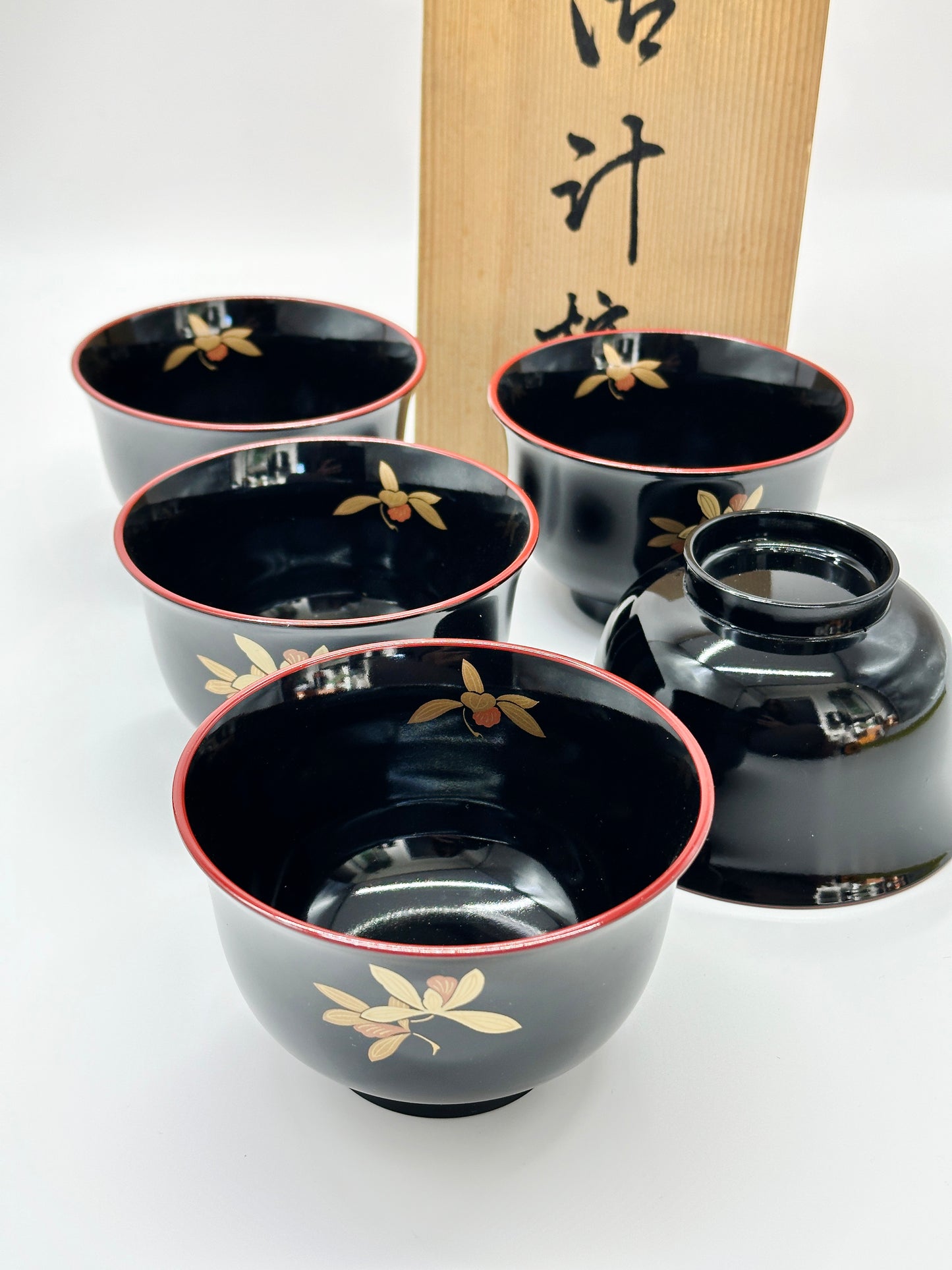 TB47 - Japanese Lacquerware Wooden Bowls