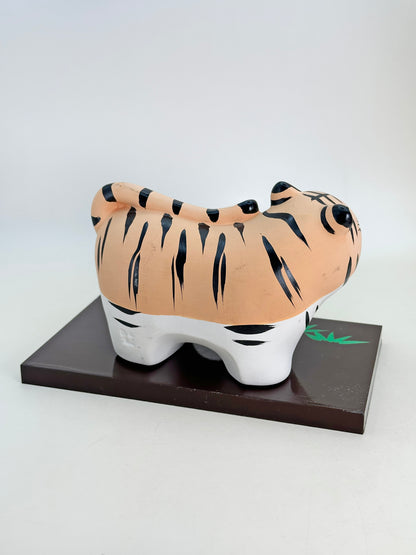 FT340 - Eto Tiger Figurine Kunisadamon 干支 寅