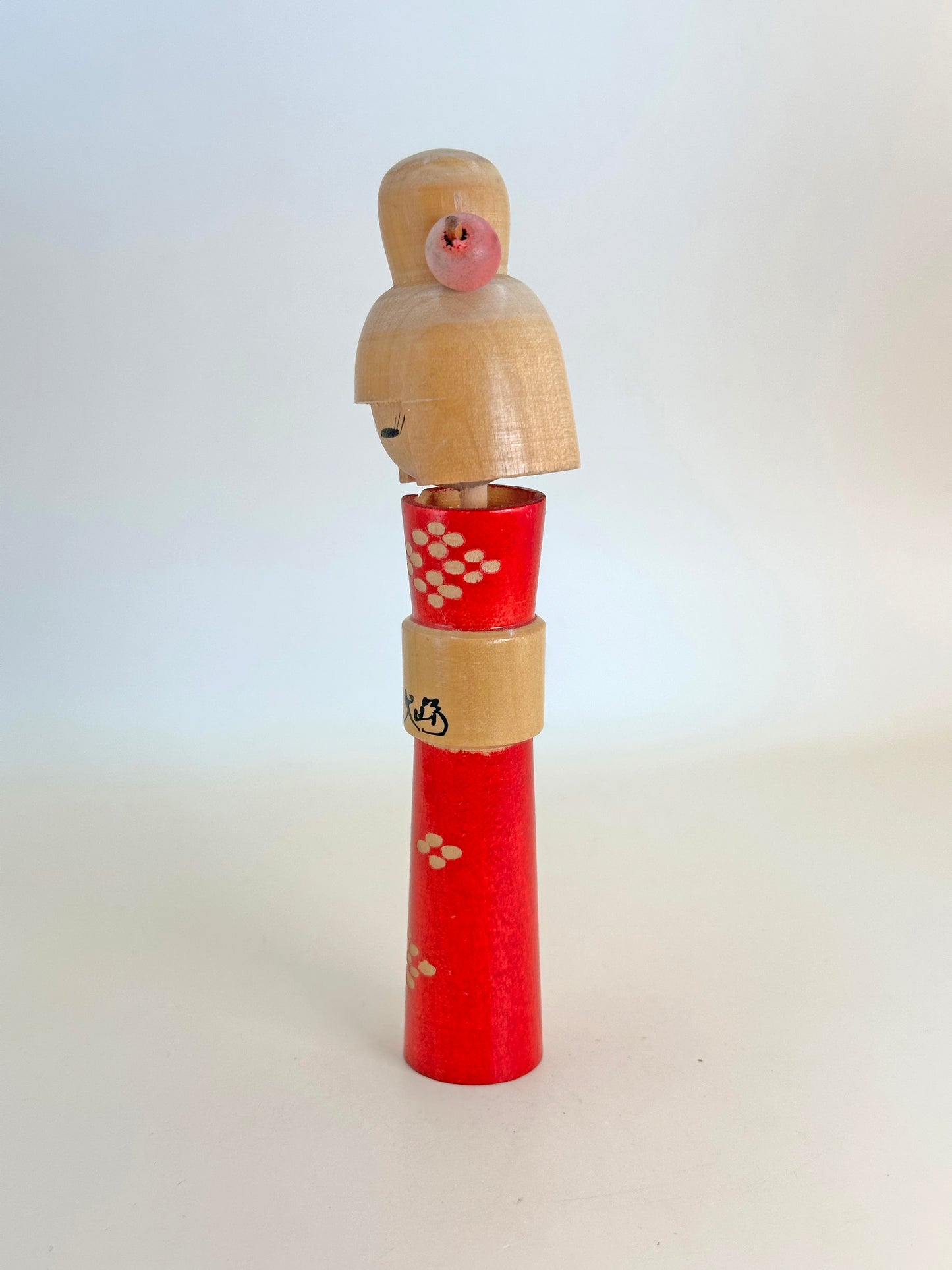 K15076 - Sōsaku Kokeshi by Hitomi Noboru 人見昇