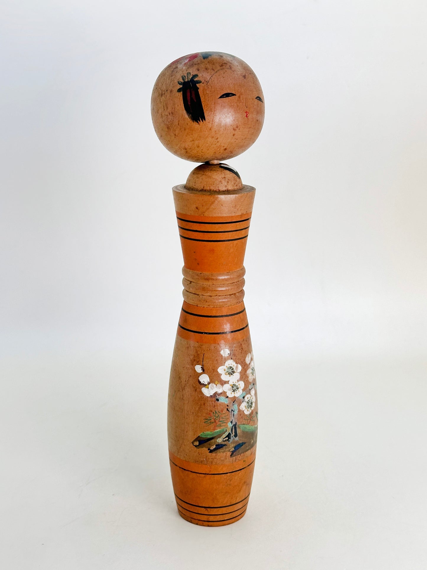 K20135 - Sosaku Kokeshi of Three Friends of Winter 歳寒三友