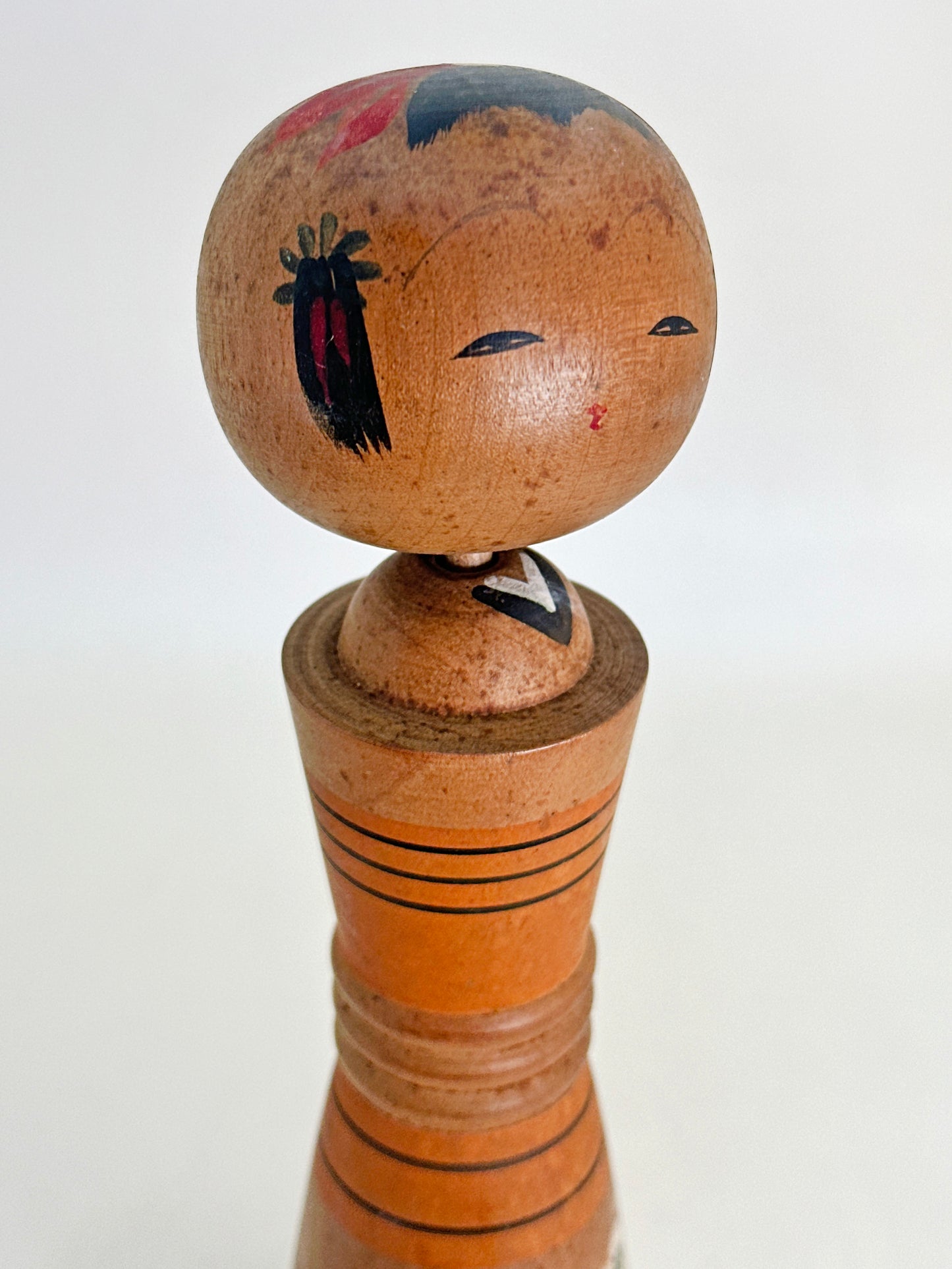 K20135 - Sosaku Kokeshi of Three Friends of Winter 歳寒三友