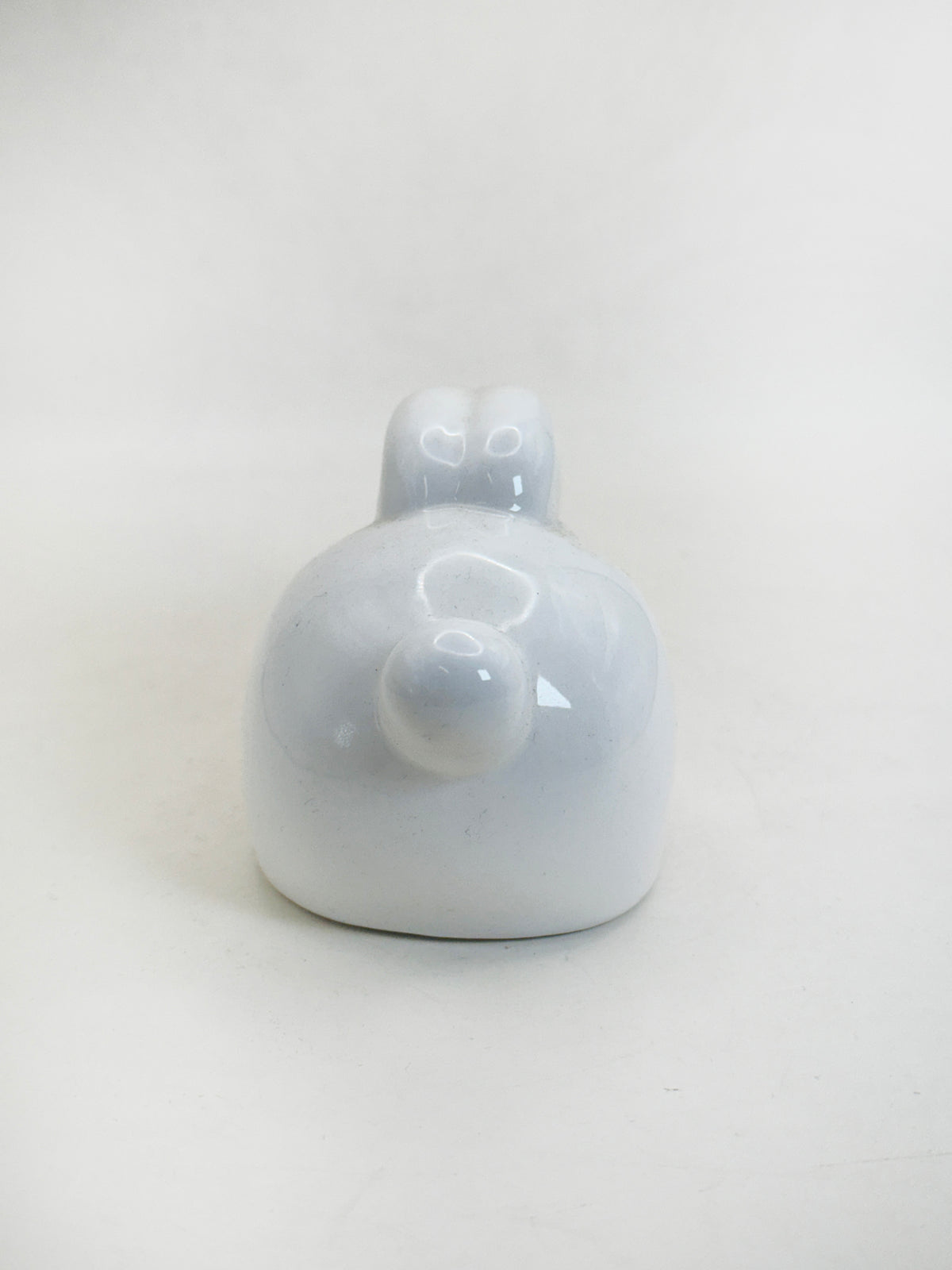 FT634 - Arita Ware White Porcelain Rabbit Figurine 有田焼