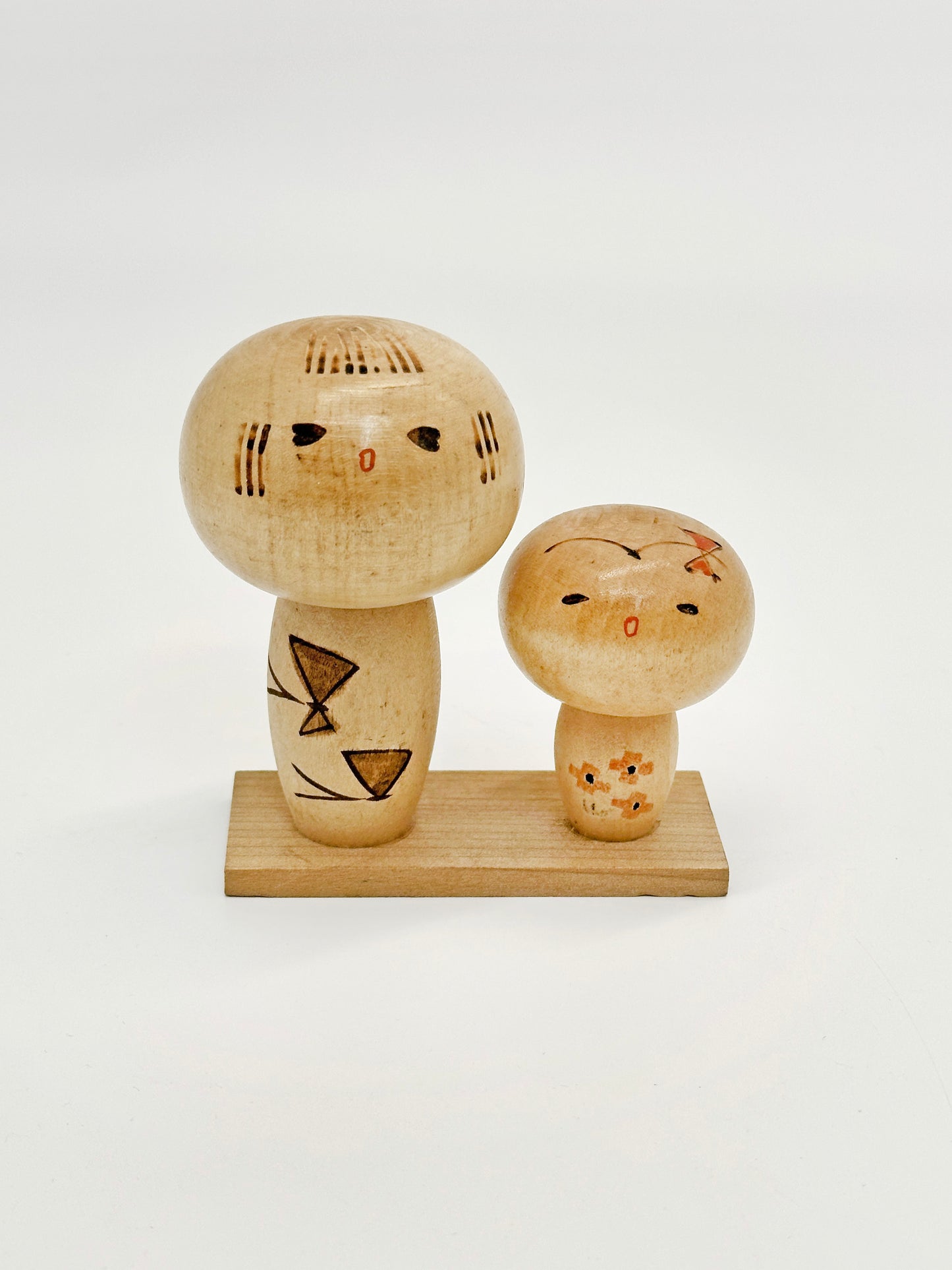 K10194 - Sōsaku Kokeshi by Isamu Yamakawa 山川いさむ