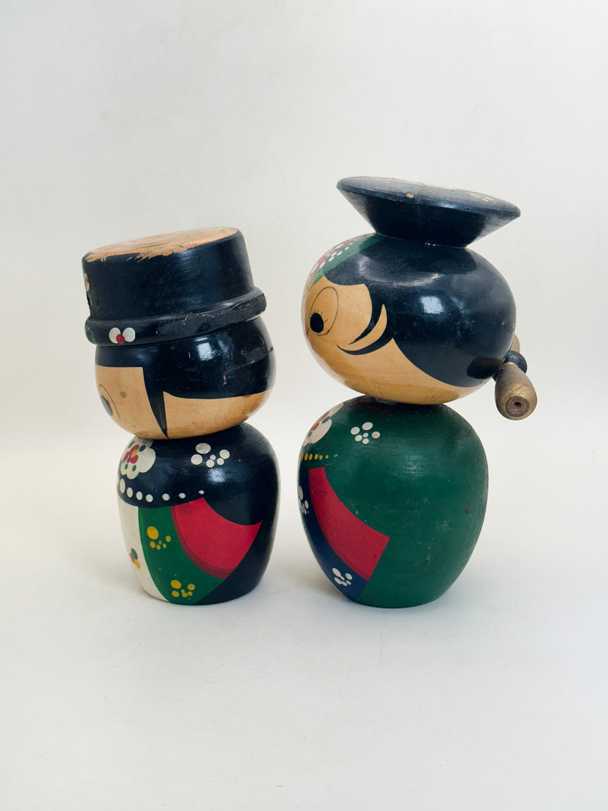K15189 - Sosaku Kokeshi of Hanbok Pari 韓服
