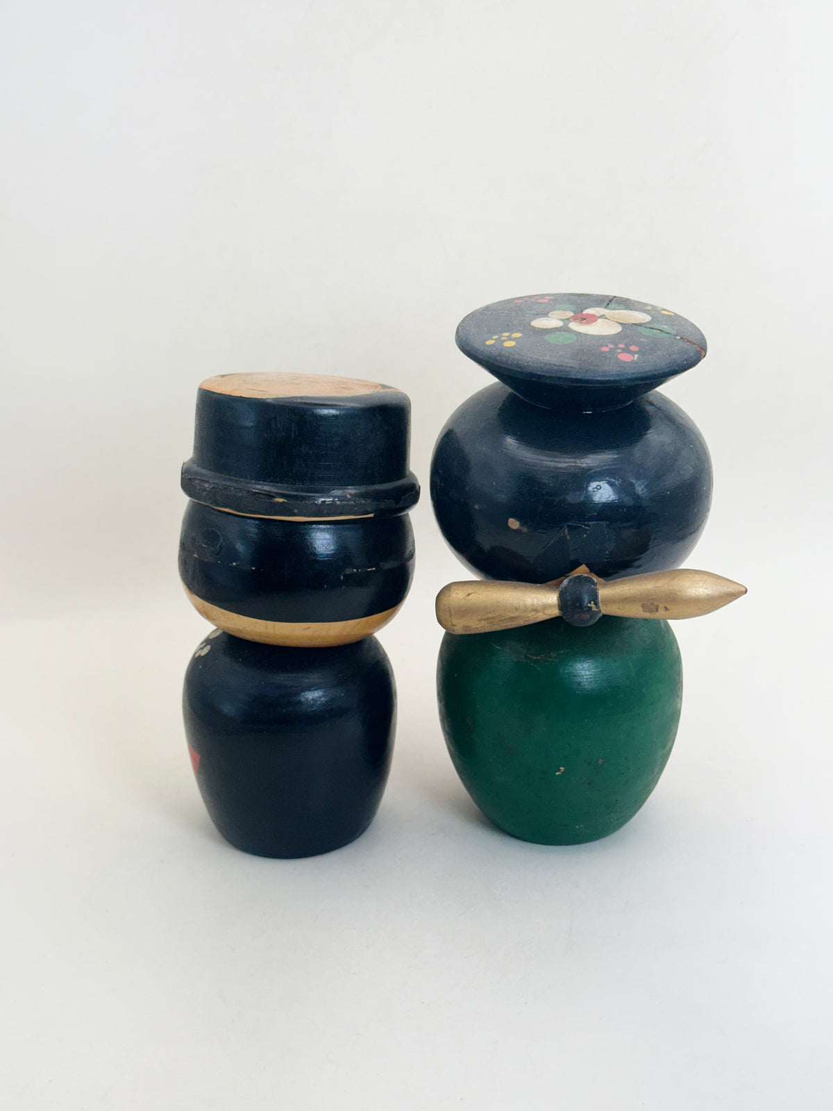 K15189 - Sosaku Kokeshi of Hanbok Pari 韓服