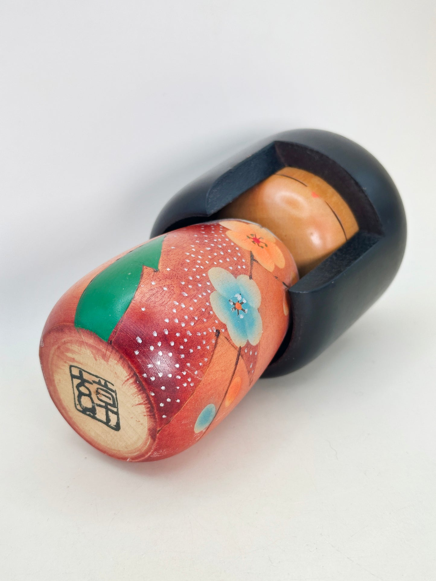 K15122 - Kokeshi Sosaku par Sōgen 草玄