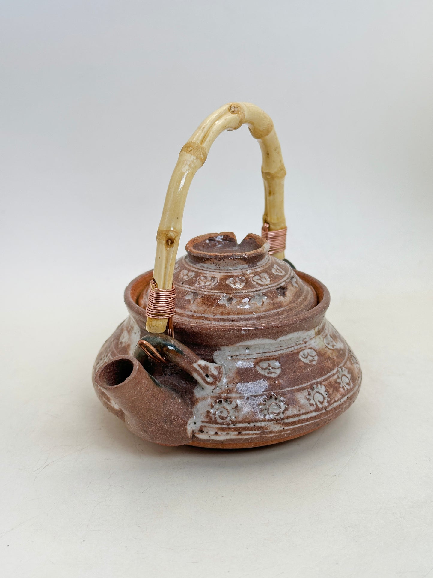 TB318 - Mishima Marugata Dobin-mushi Teapot 土瓶蒸し