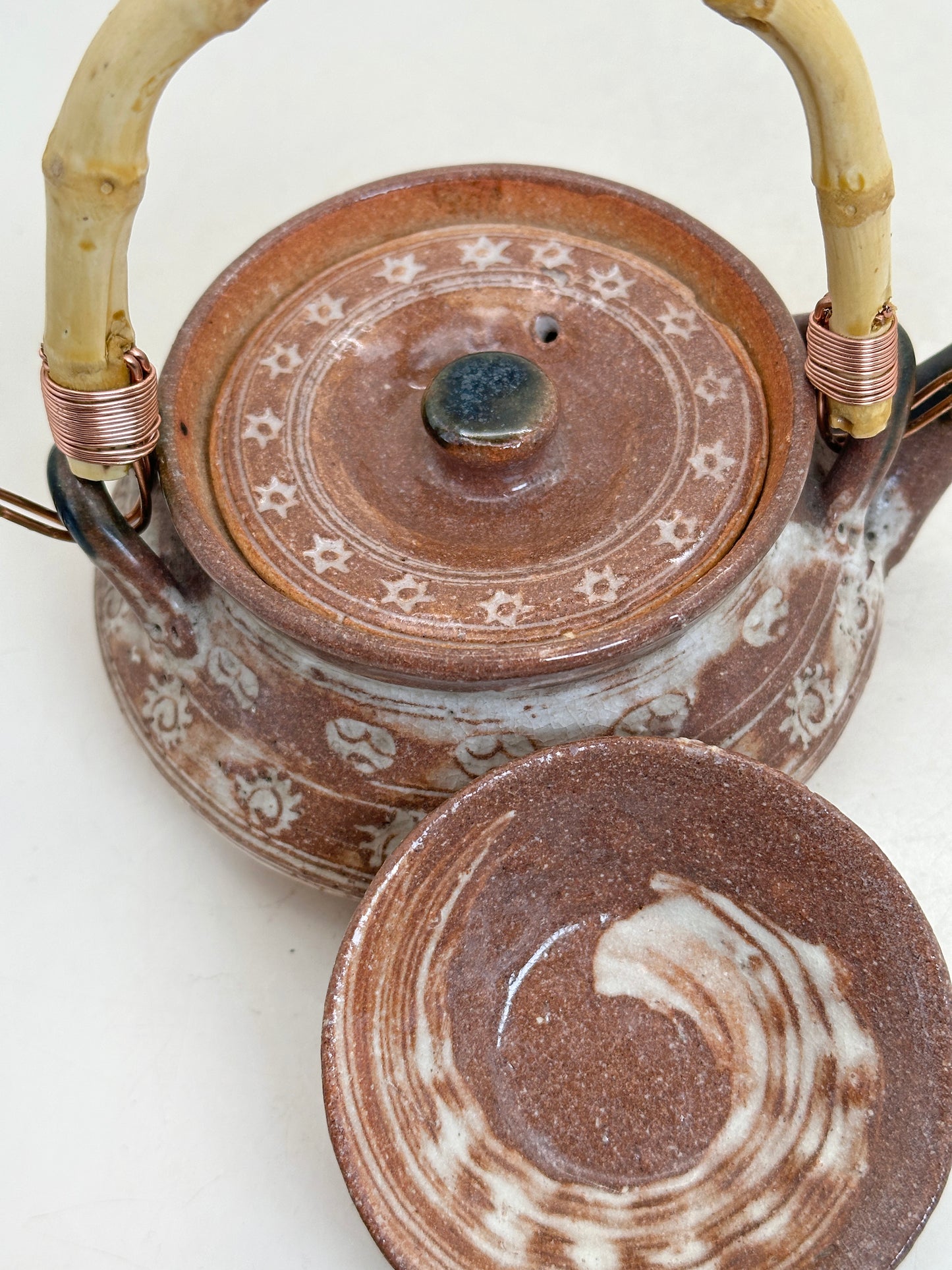 TB318 - Mishima Marugata Dobin-mushi Teapot 土瓶蒸し