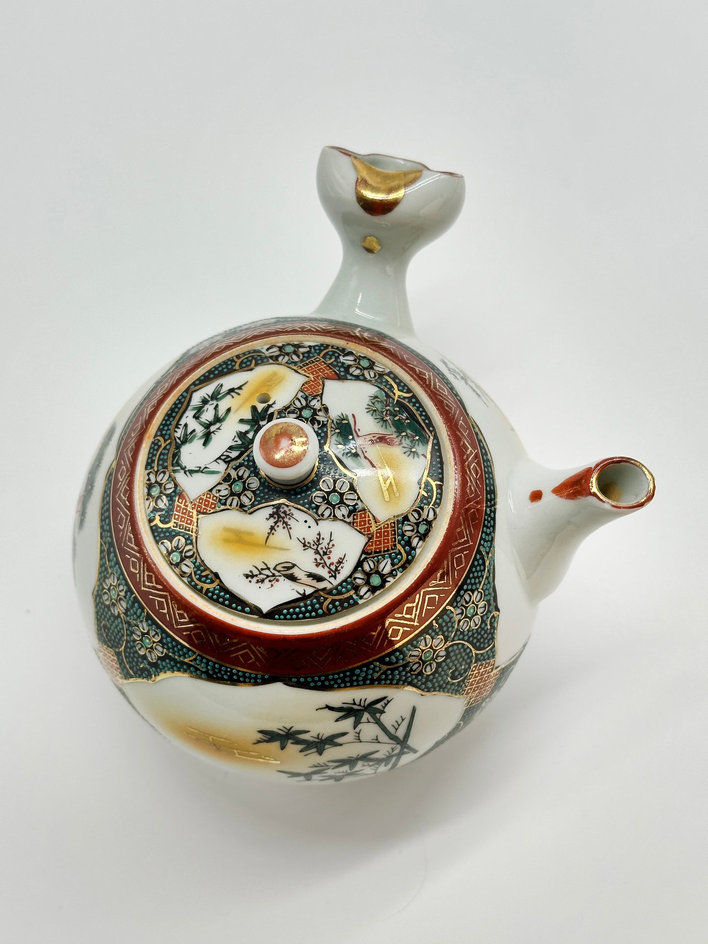 TB58 - Théière Kutani Ware "Trois amis de l'hiver" 歳寒三友