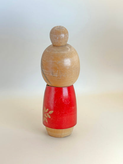 K15084 - Sōsaku Kokeshi de Sato Suigai 佐藤翠涯