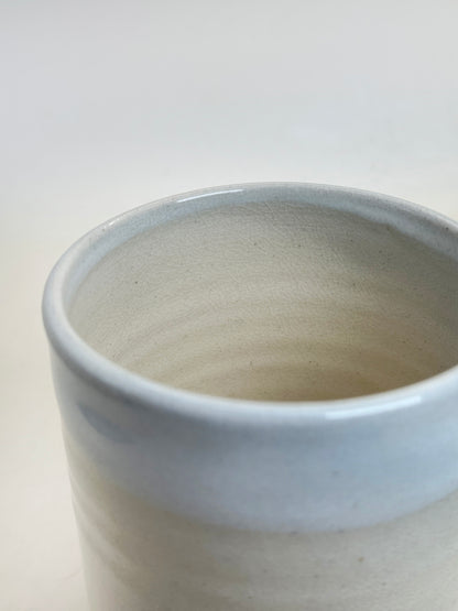 TB323 - Hagi-yaki yunomi / tea cup by Shōgetsu-gama 松月窯