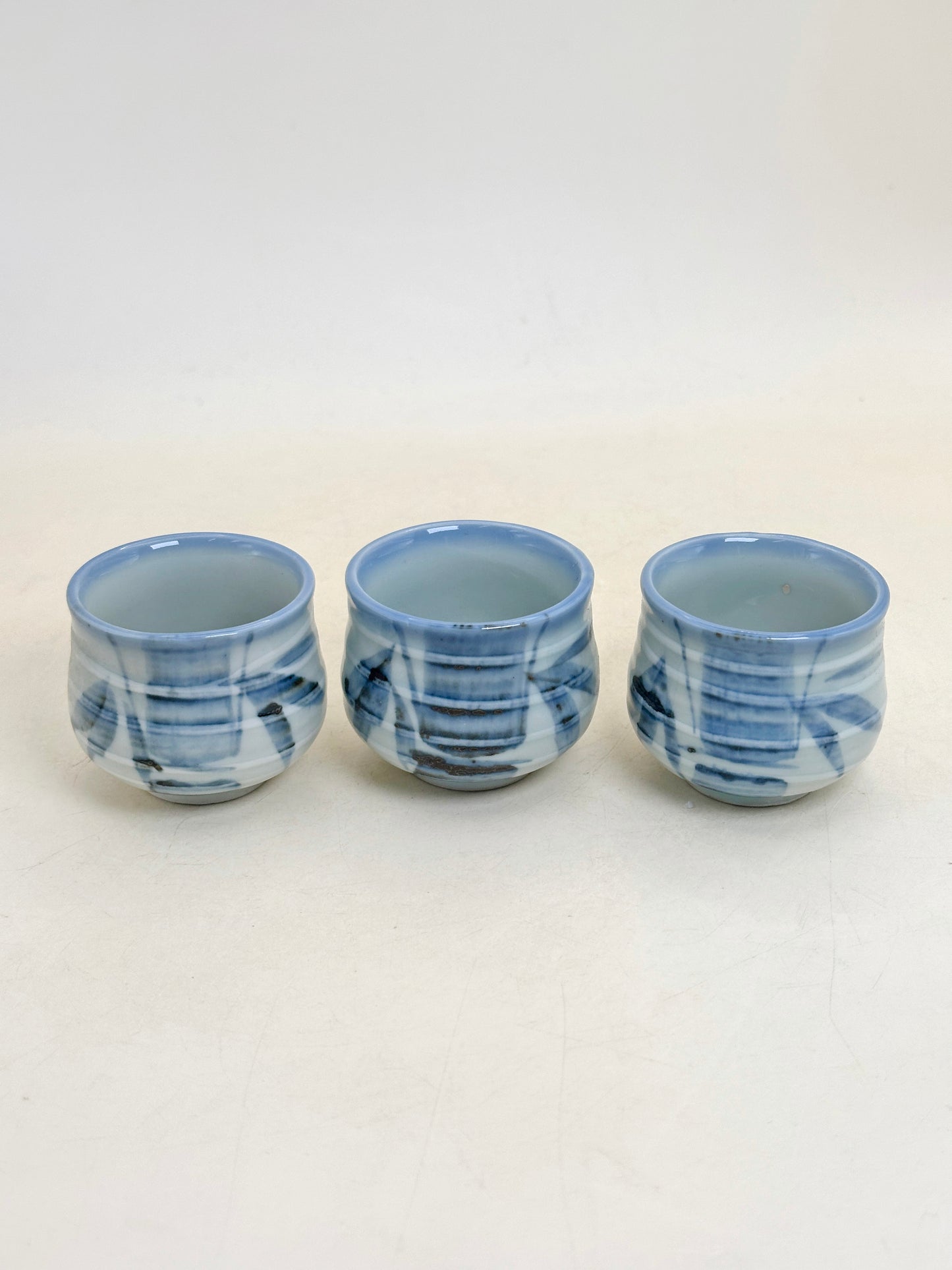 TB322 -  Kutani-yaki guinomi cup set 九谷焼