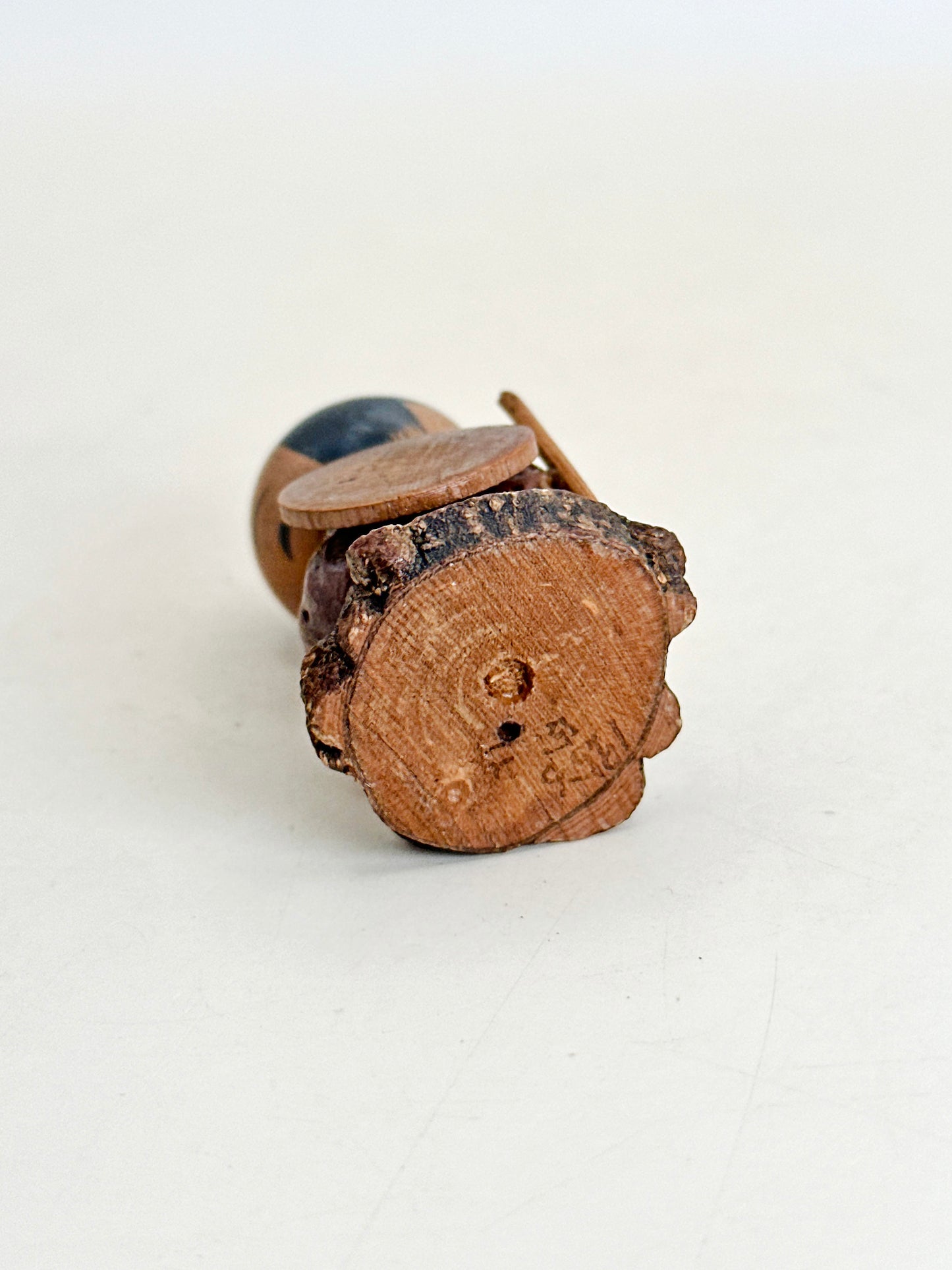 K05061 - Omiyage Kokeshi Musume Junrei 娘巡礼