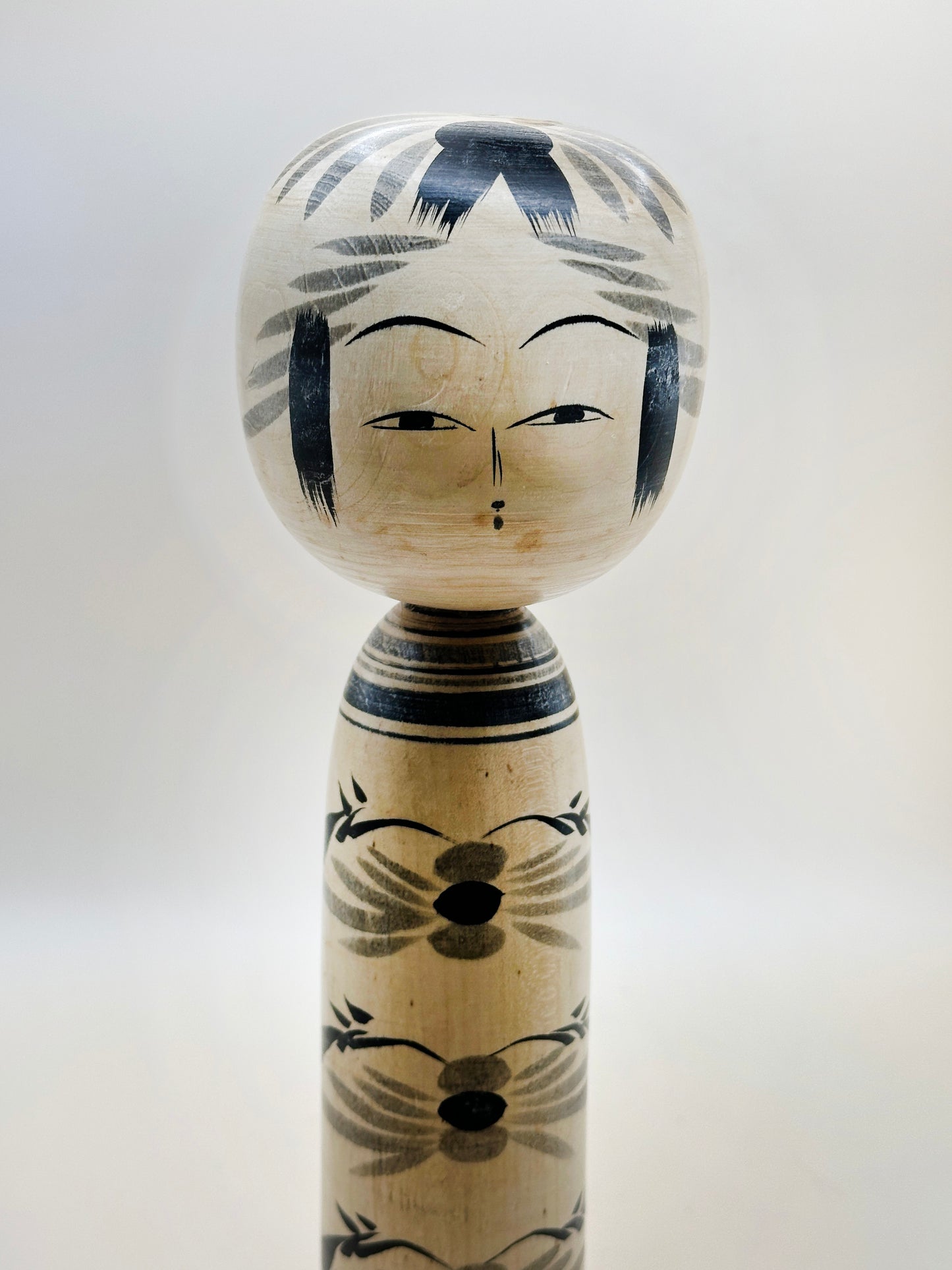 K25061 - Togatta Kokeshi by Tamajiro Murakami 村上玉次郎