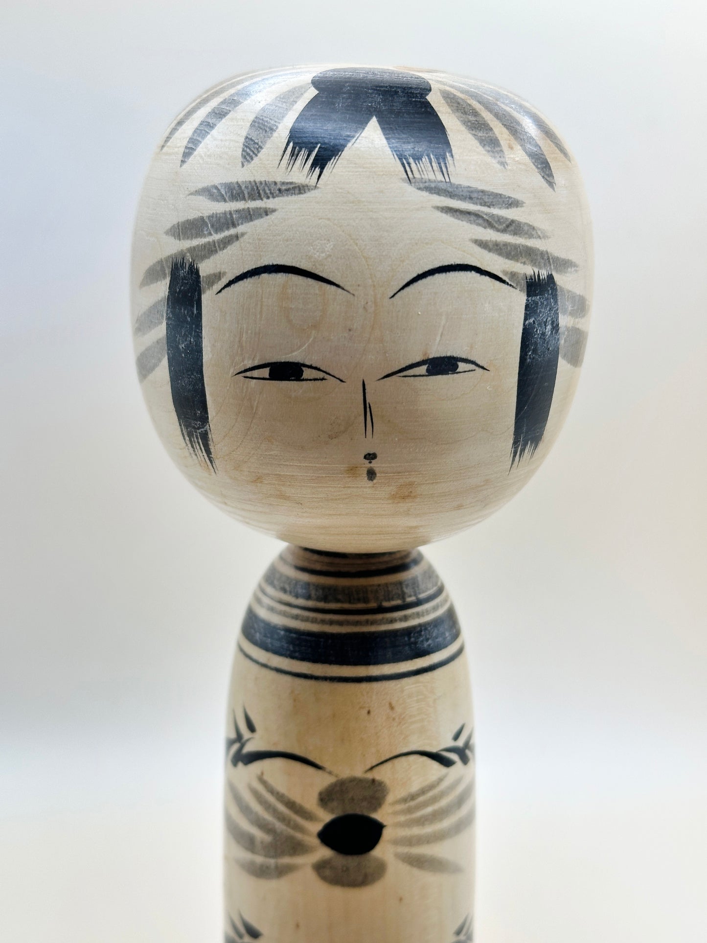 K25061 - Togatta Kokeshi by Tamajiro Murakami 村上玉次郎