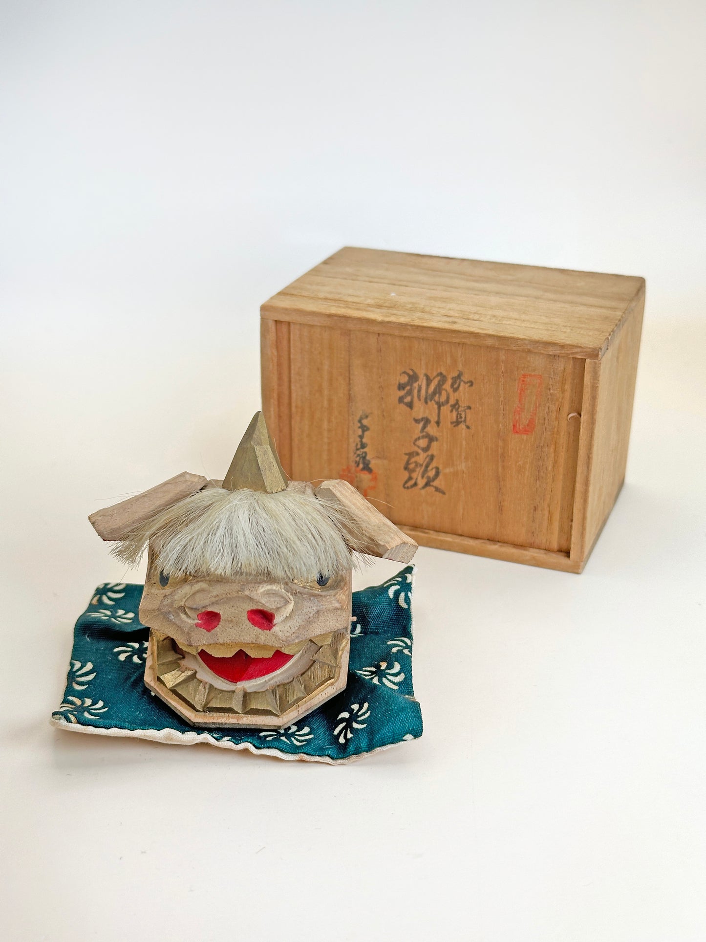 FT235 - Japan Vintage craft Kaga Shishigashira 加賀 獅子頭