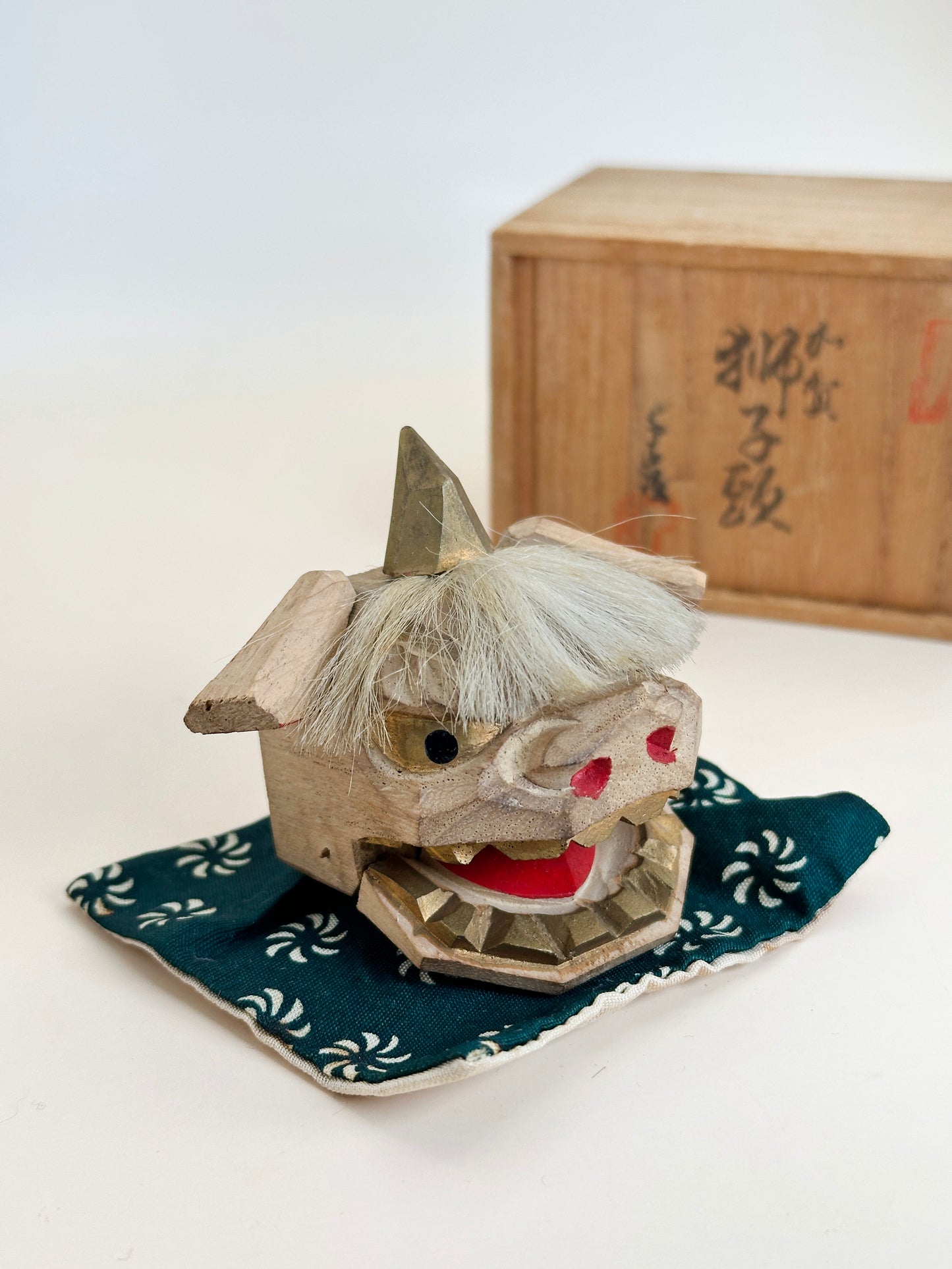 FT235 - Japan Vintage craft Kaga Shishigashira 加賀 獅子頭