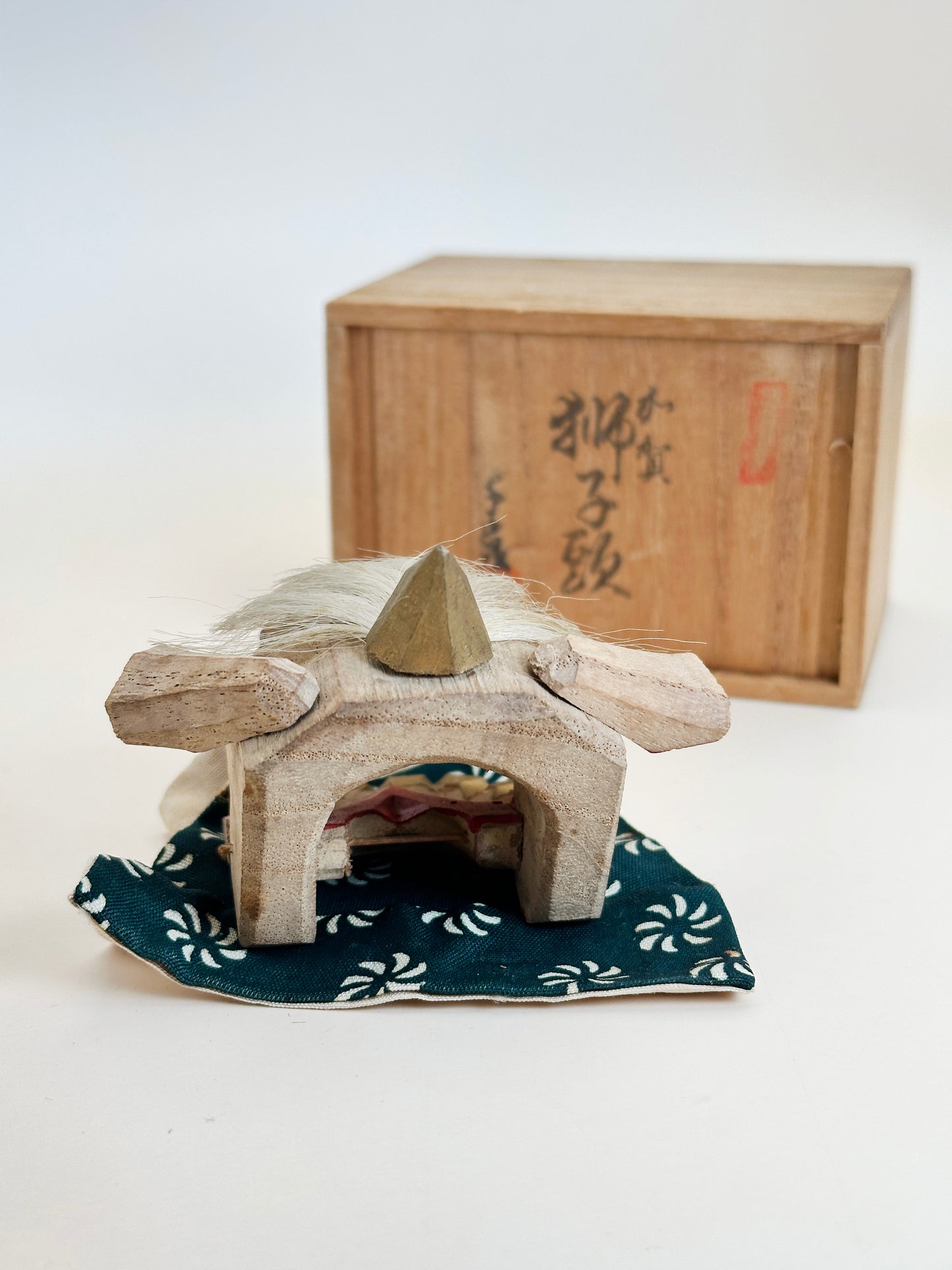 FT235 - Japan Vintage craft Kaga Shishigashira 加賀 獅子頭