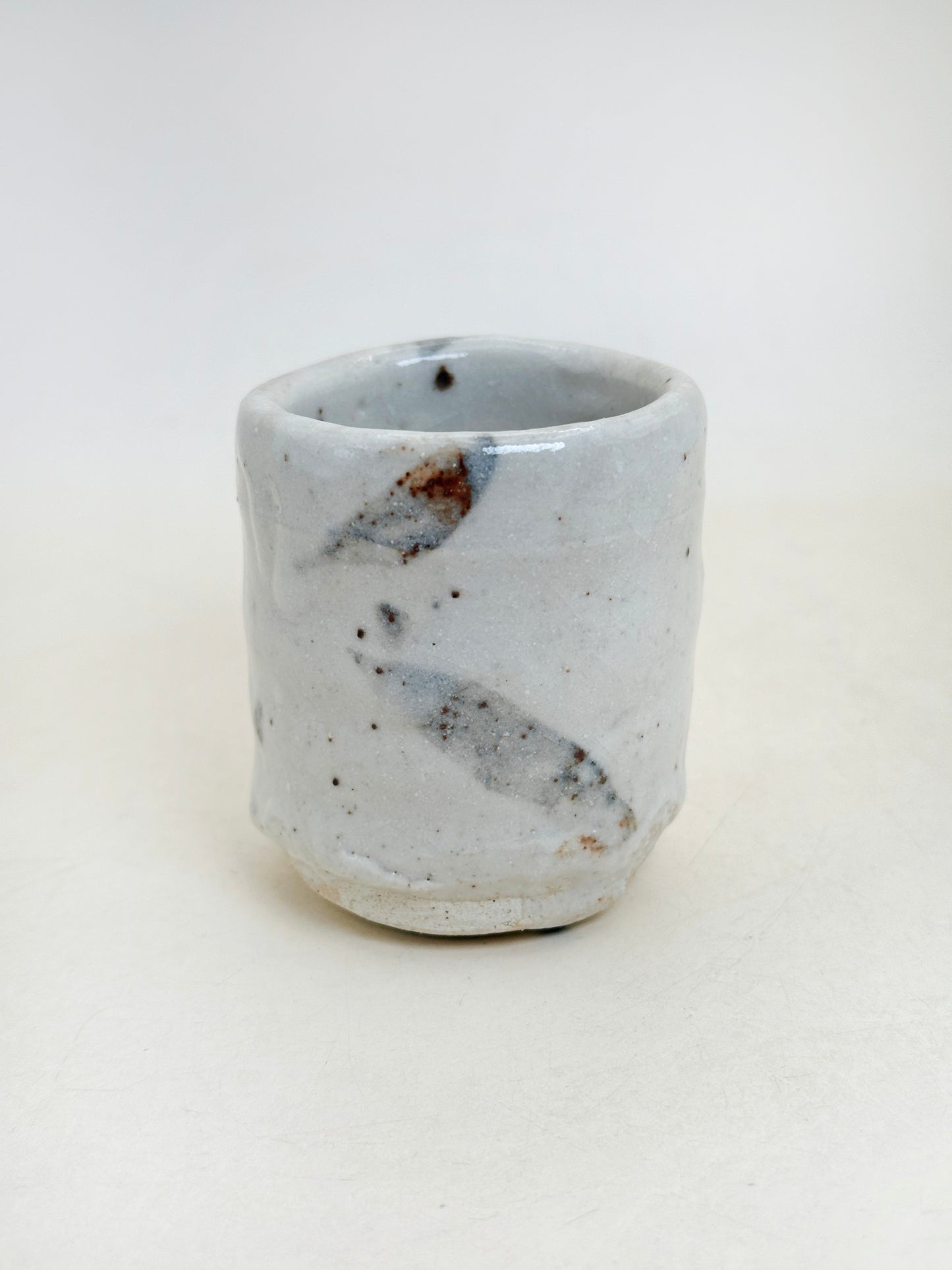 TB327 - Small Shino-yaki Kikōhai cup 志野焼
